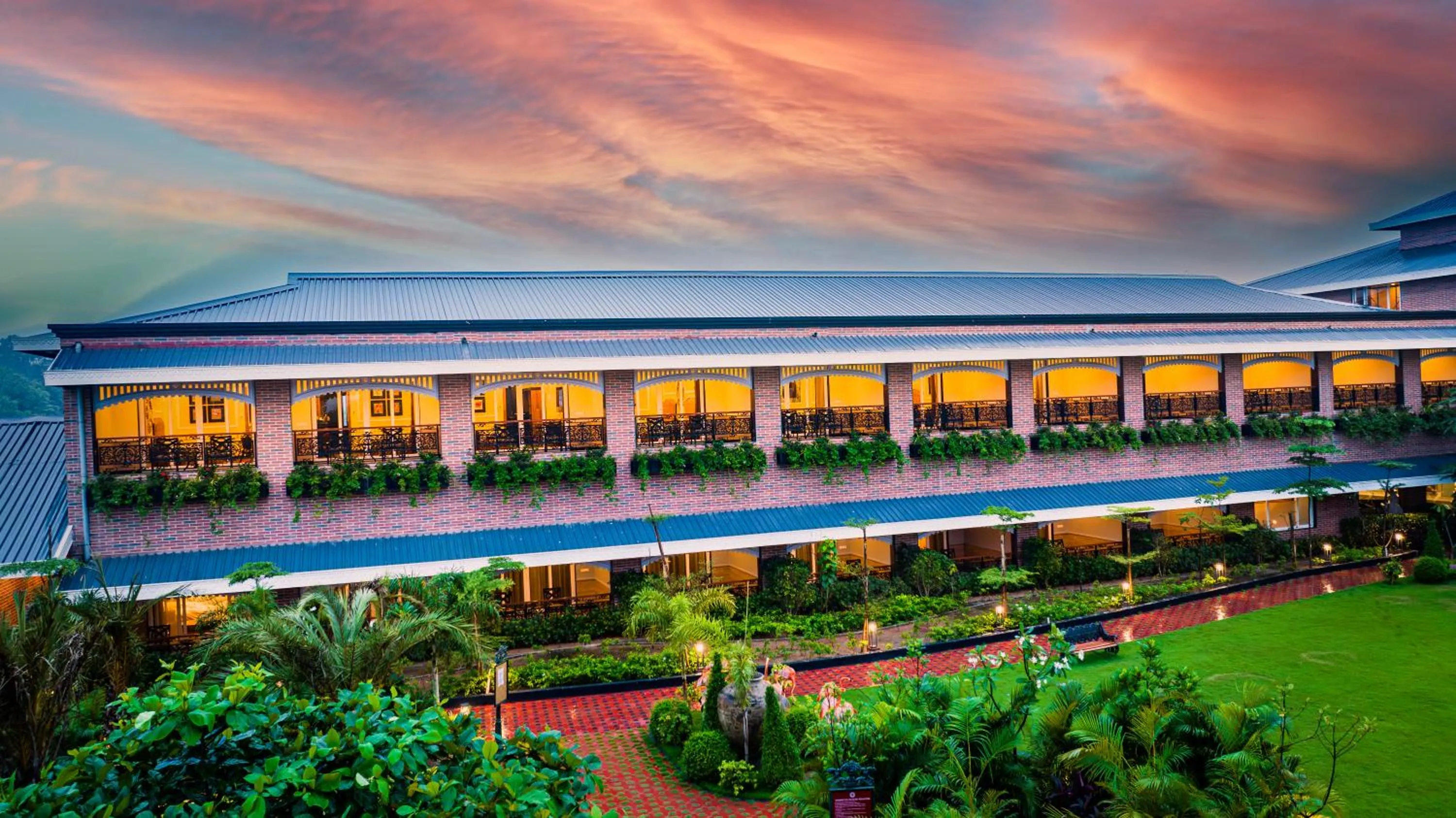 Property building in Mayfair Oasis Resort & Convention