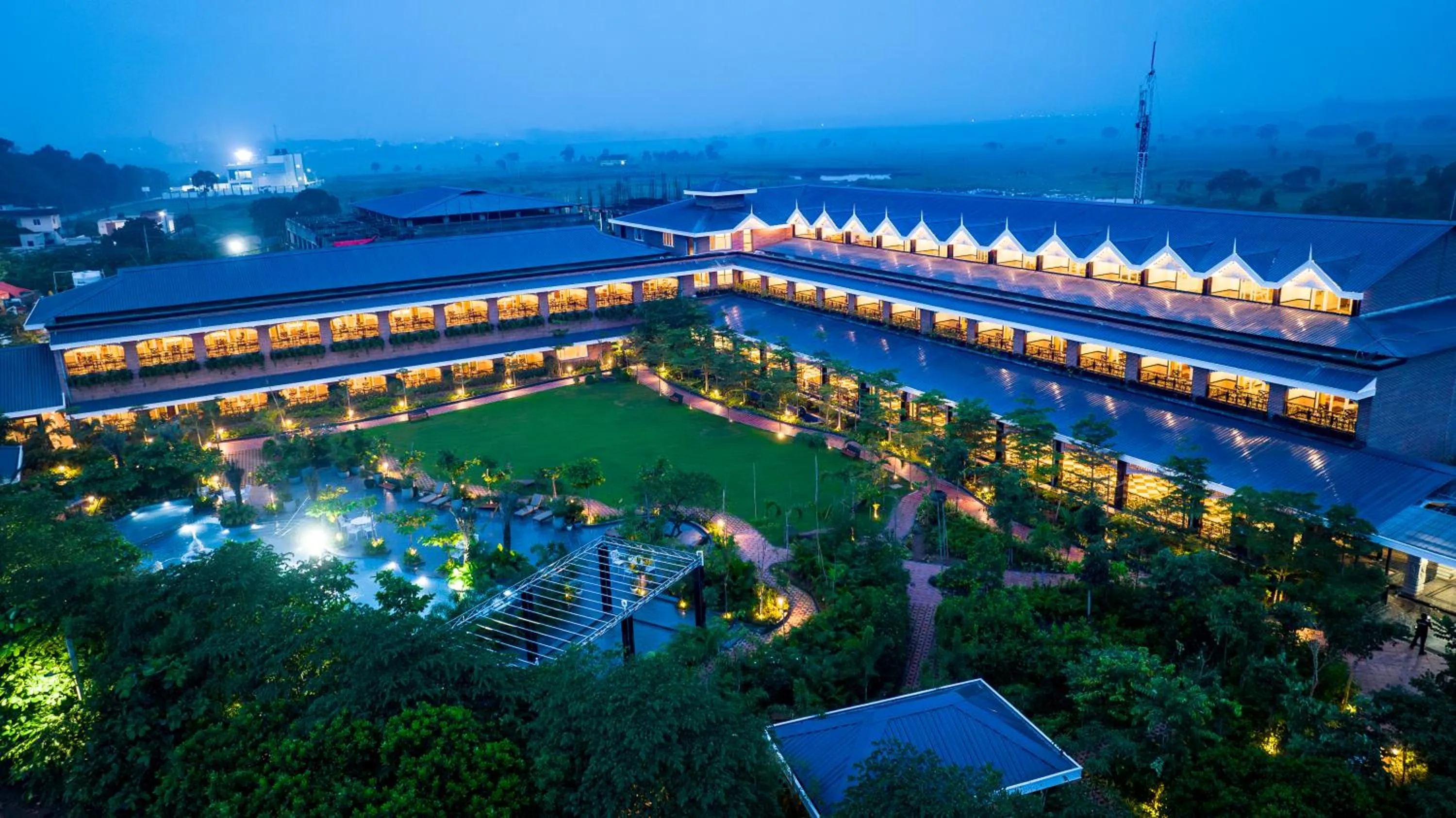 Property building in Mayfair Oasis Resort & Convention