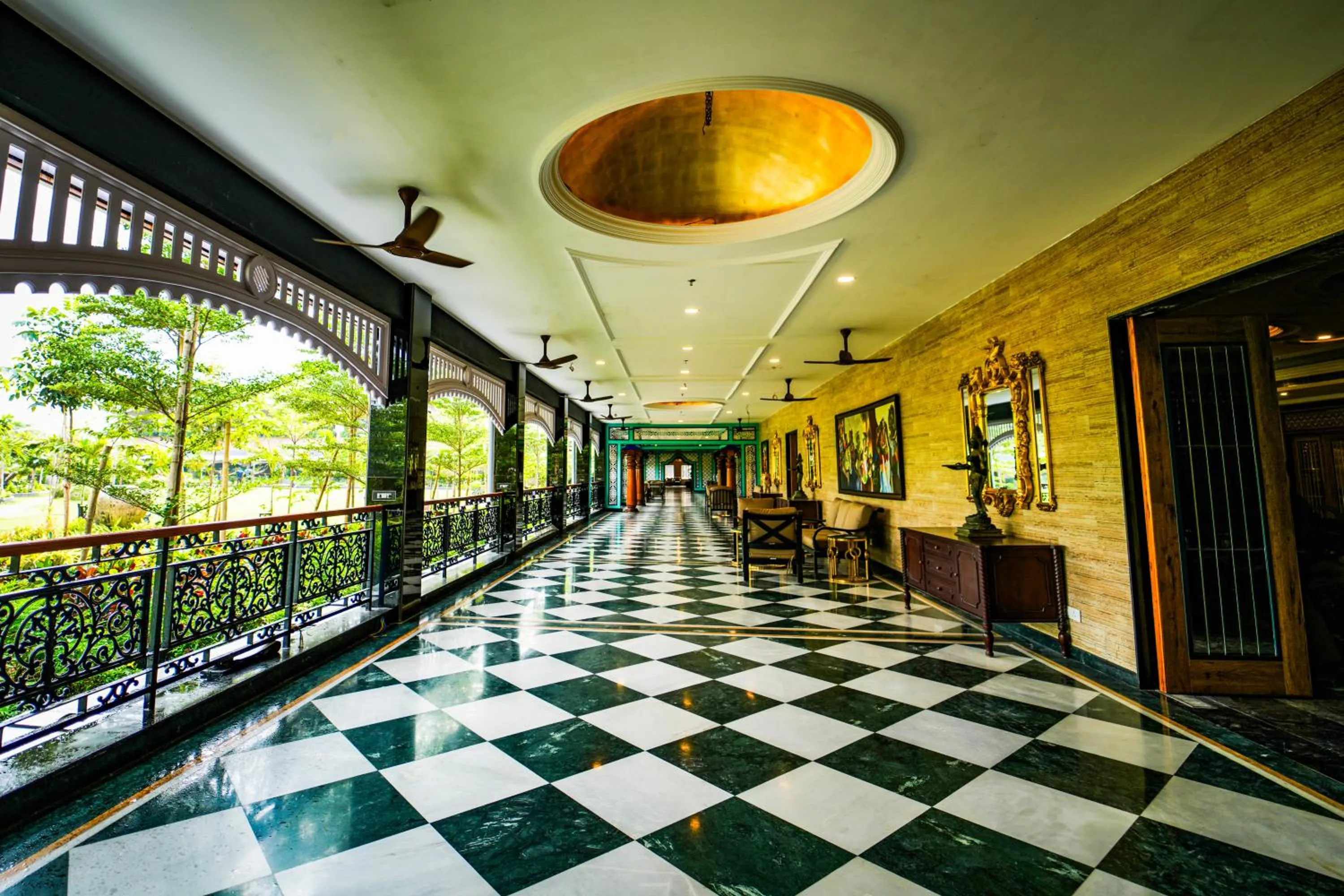 Balcony/Terrace in Mayfair Oasis Resort & Convention