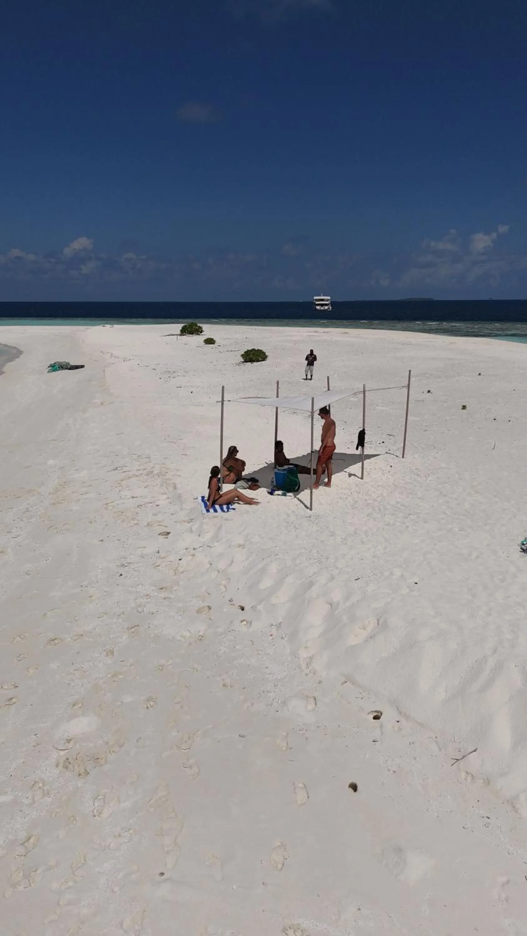 group of guests in Raalhu Fonu Maldives
