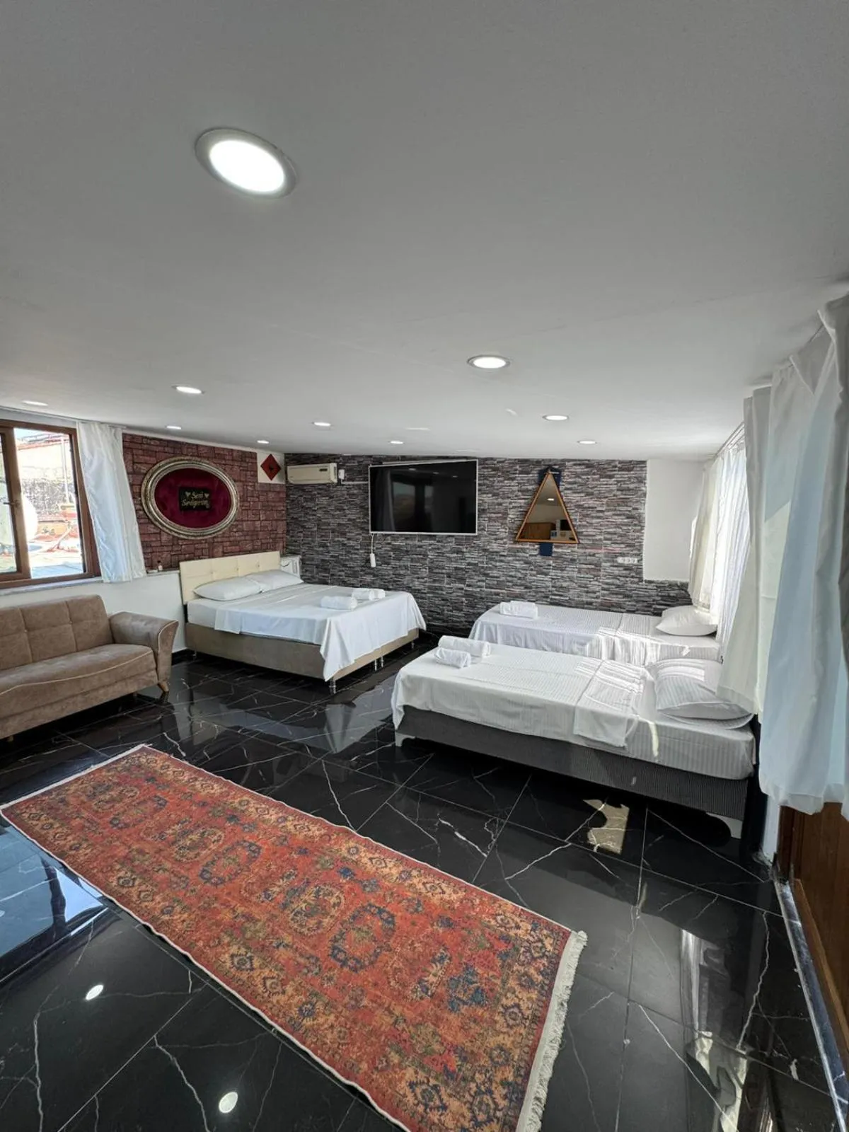 Photo of the whole room, Bed in beyzade apart hotel