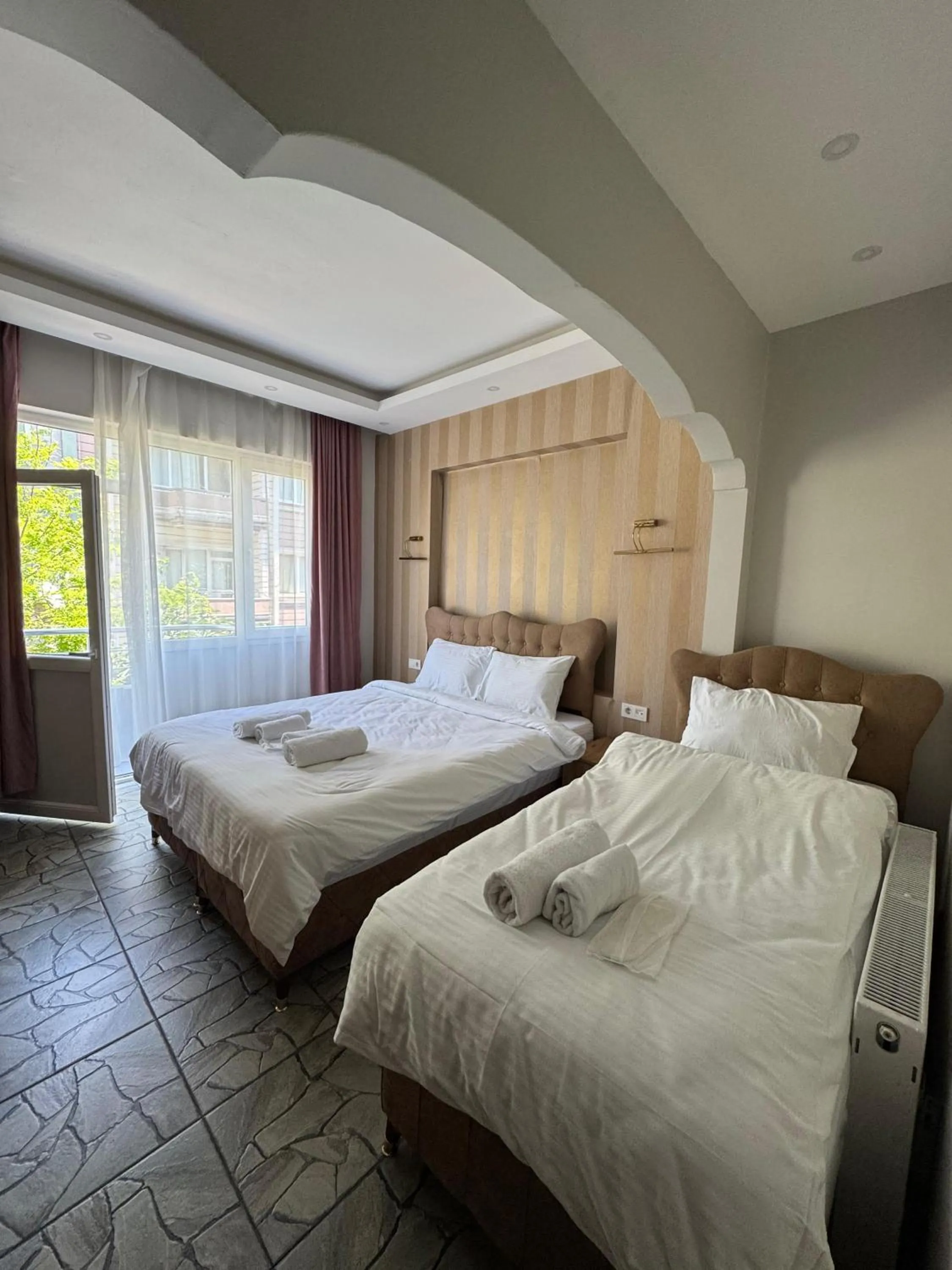 Photo of the whole room, Bed in beyzade apart hotel