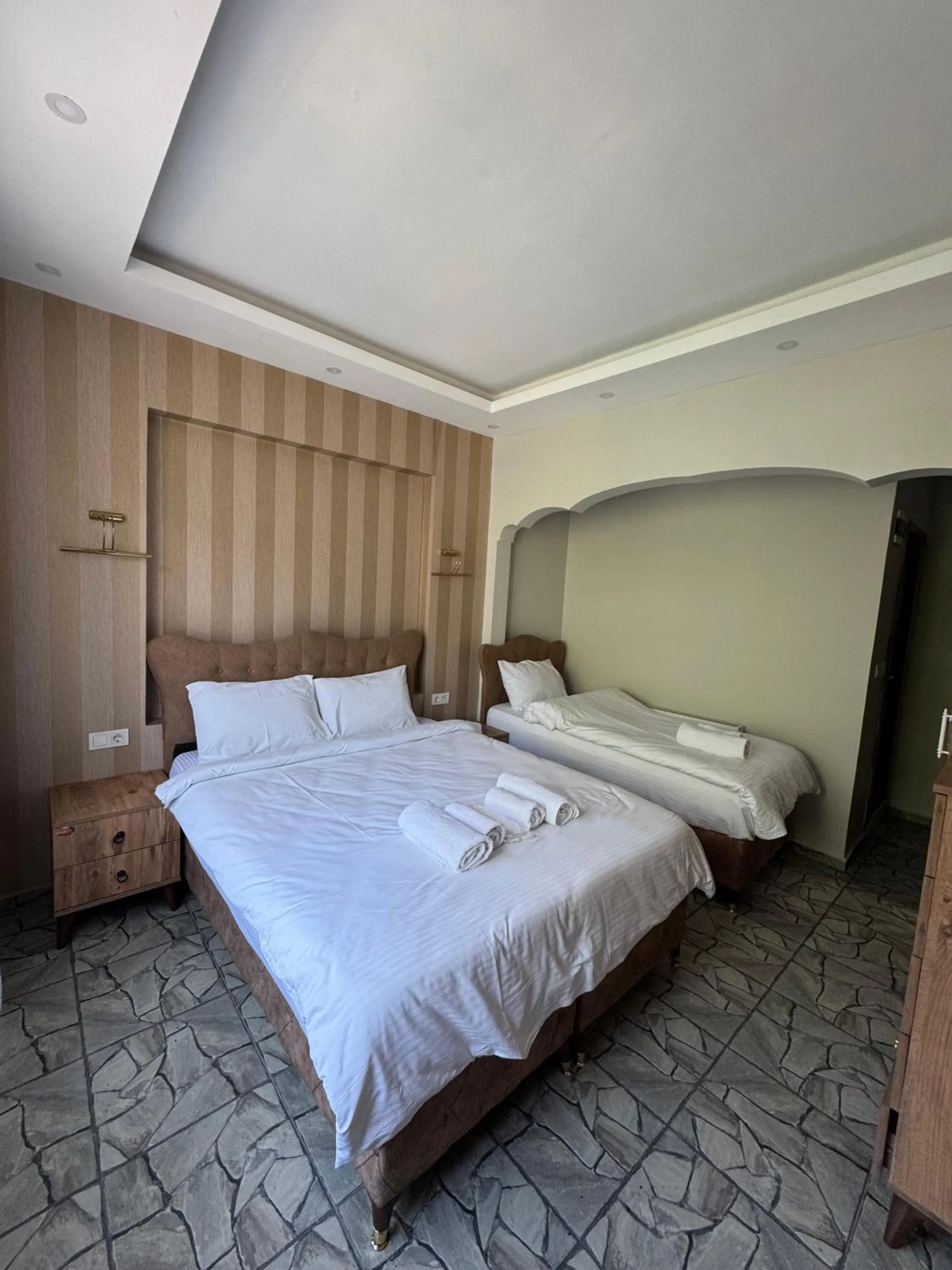 Photo of the whole room, Bed in beyzade apart hotel