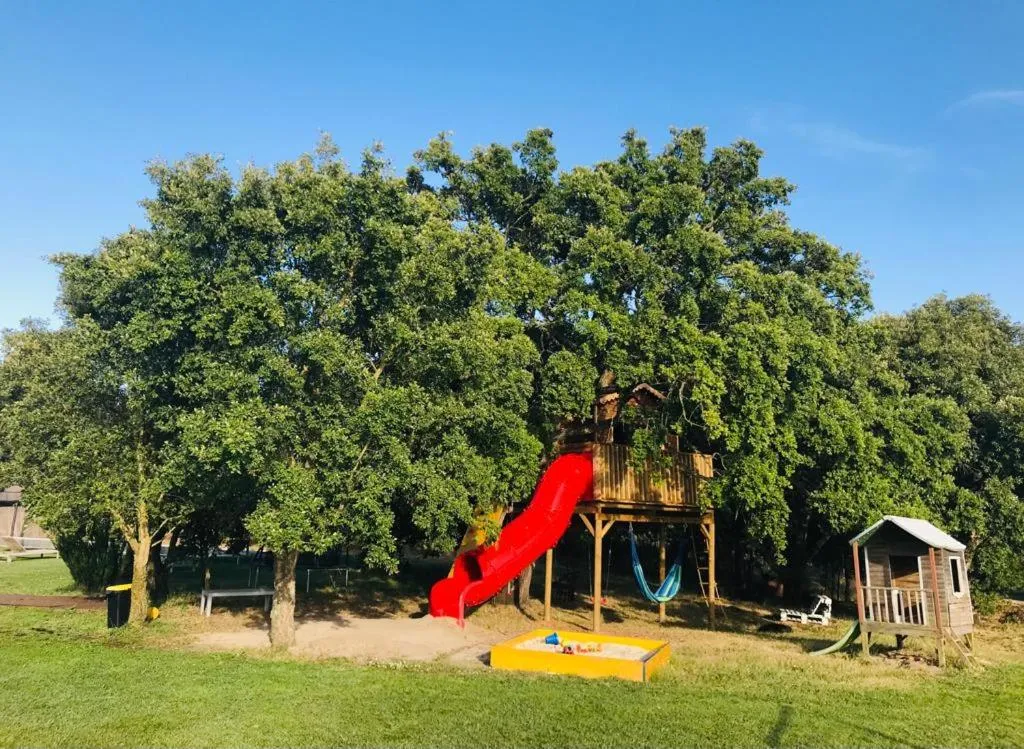 Children play ground in Pe no Monte