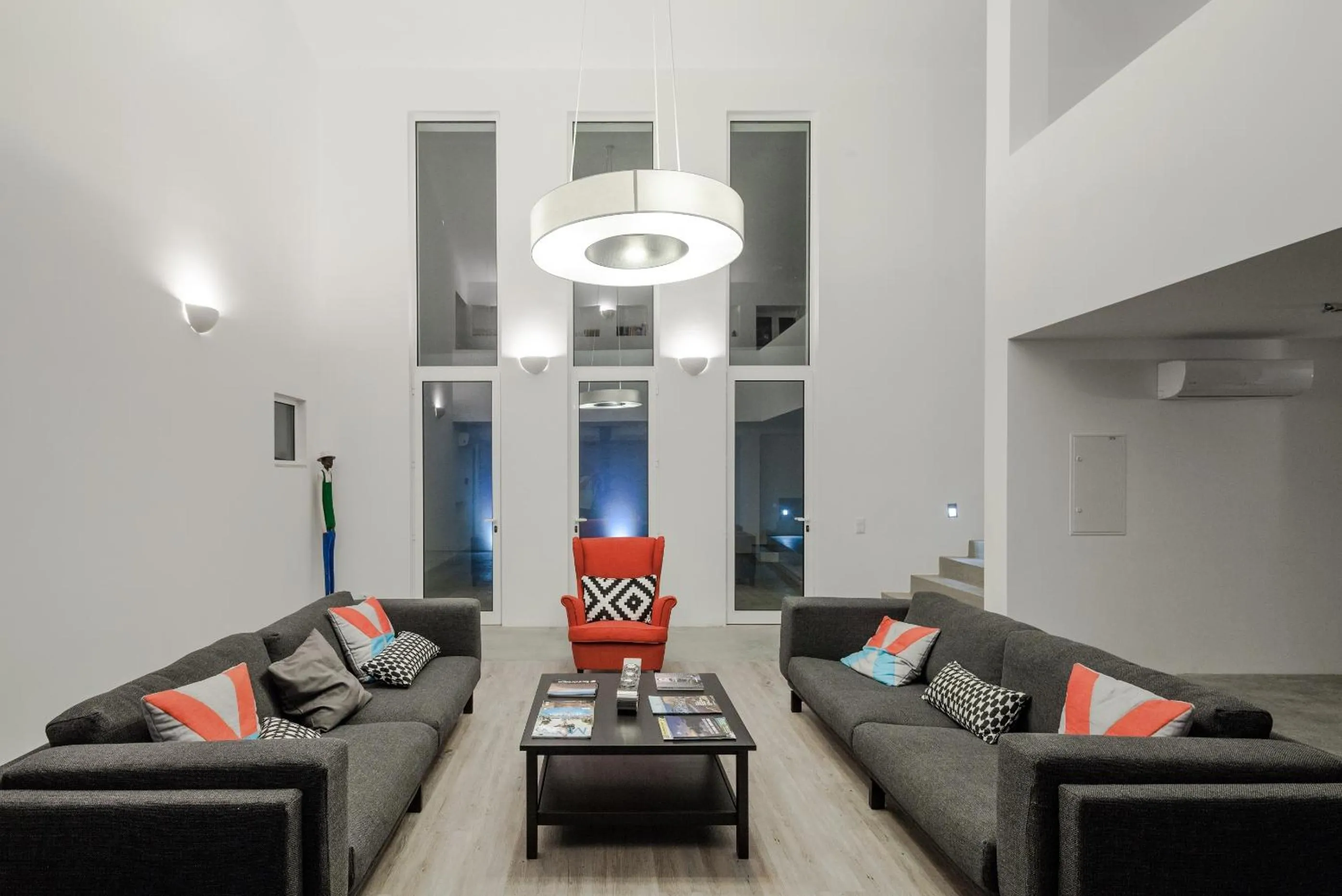 Communal lounge/ TV room in Pe no Monte