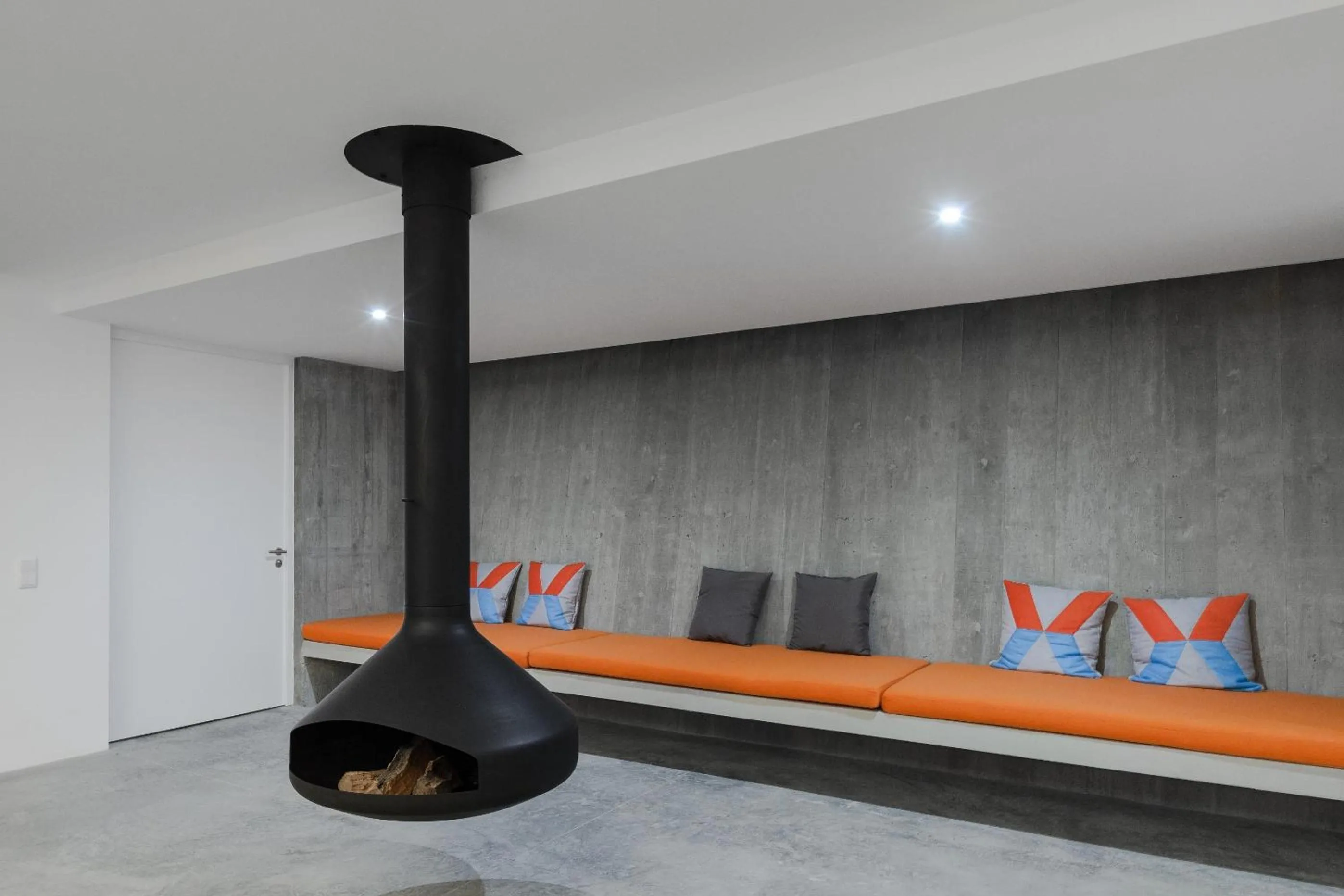 Communal lounge/ TV room in Pe no Monte