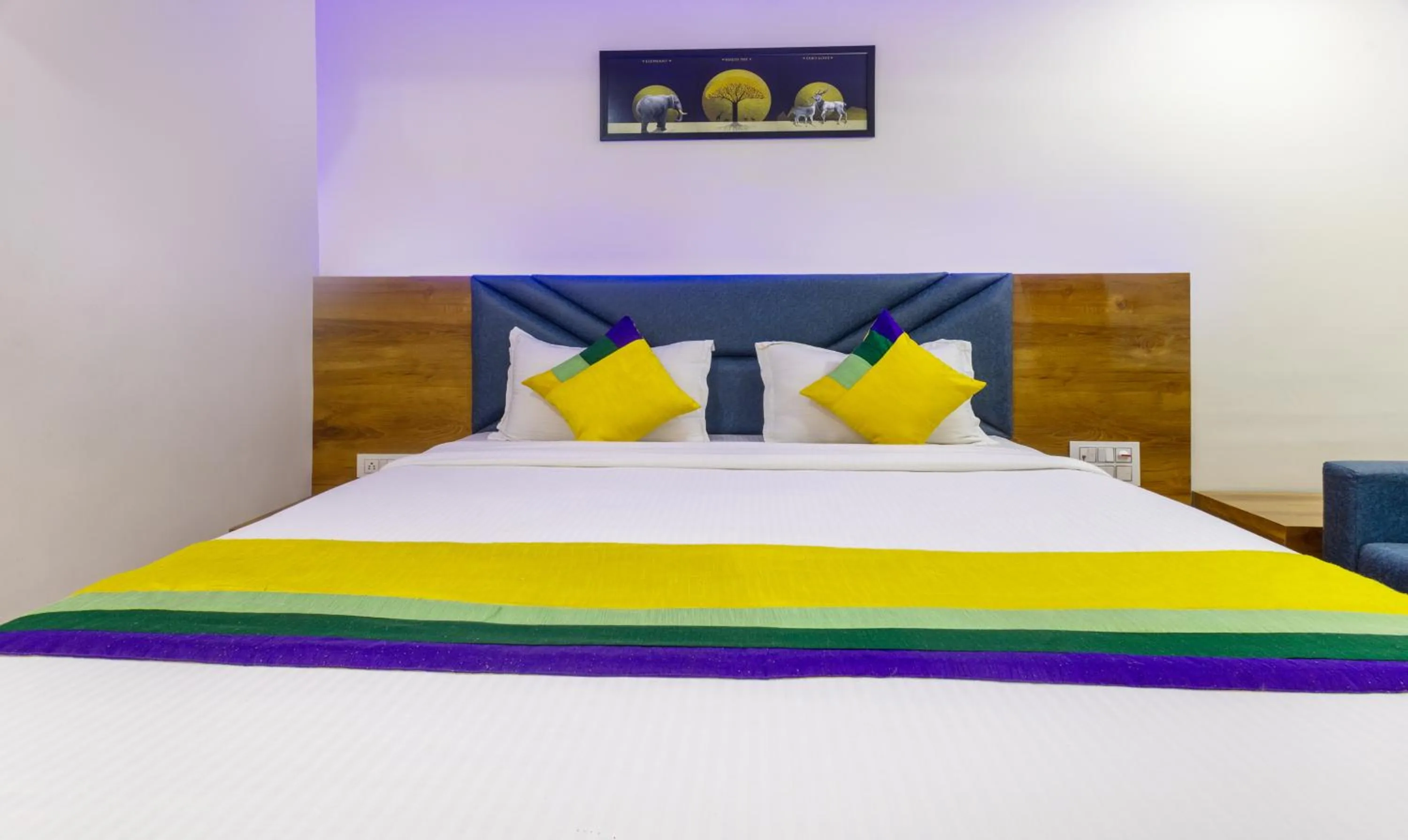 Bedroom, Bed in Itsy Hotels Signature, Nehru Nagar