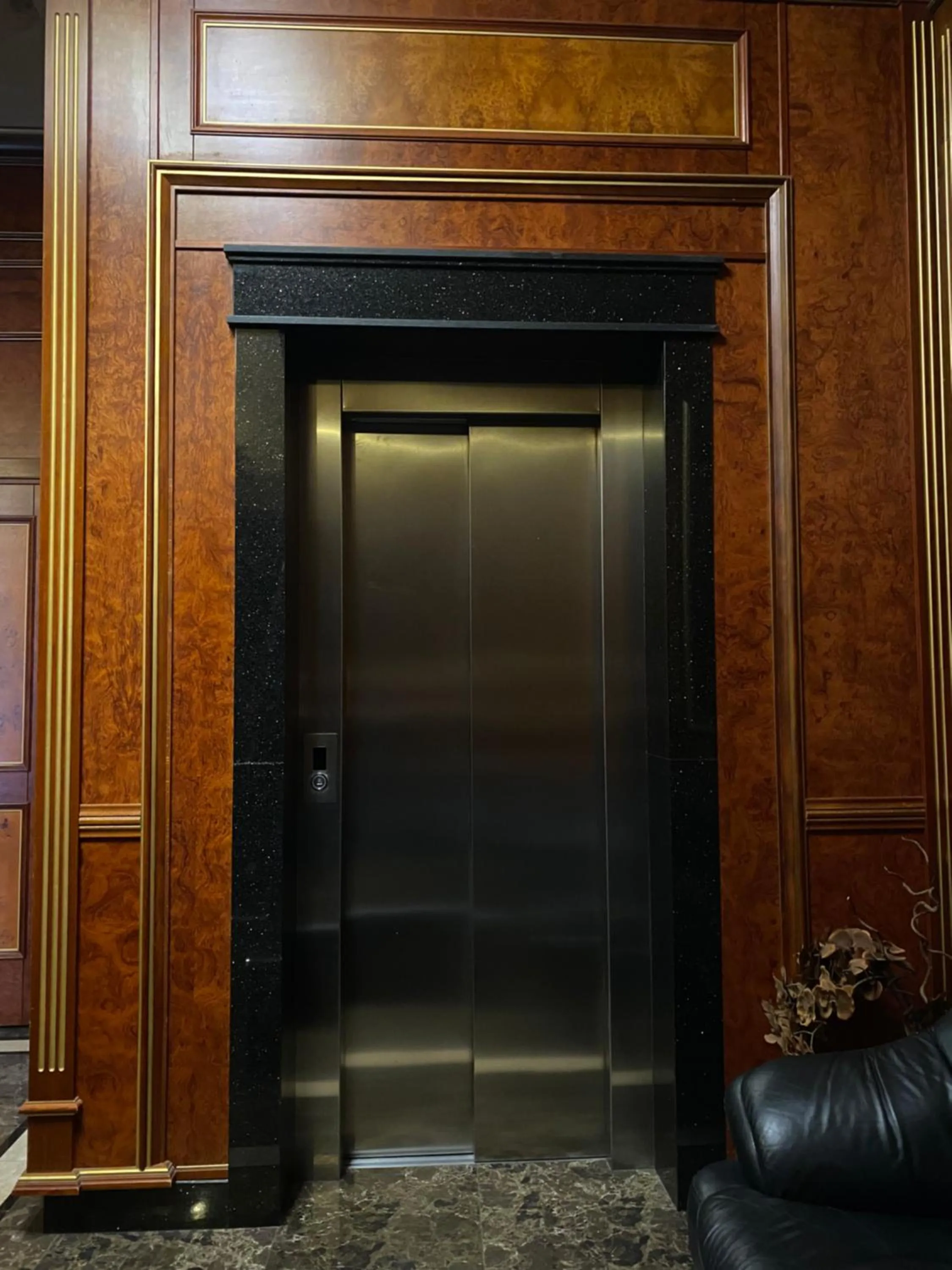 elevator in Diamond Hotel Yerevan