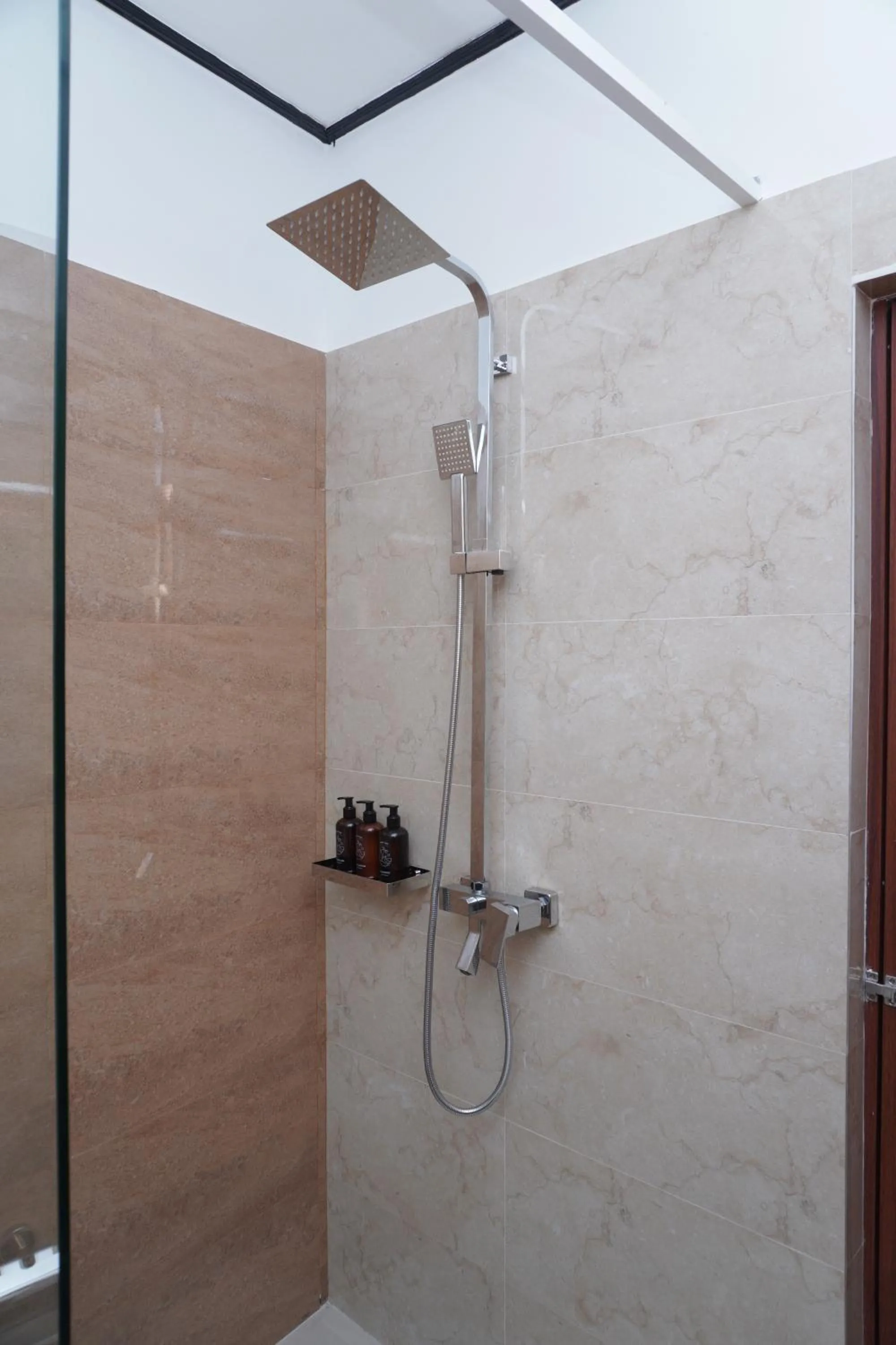 Shower in SURF UNA BEACH HOTEL