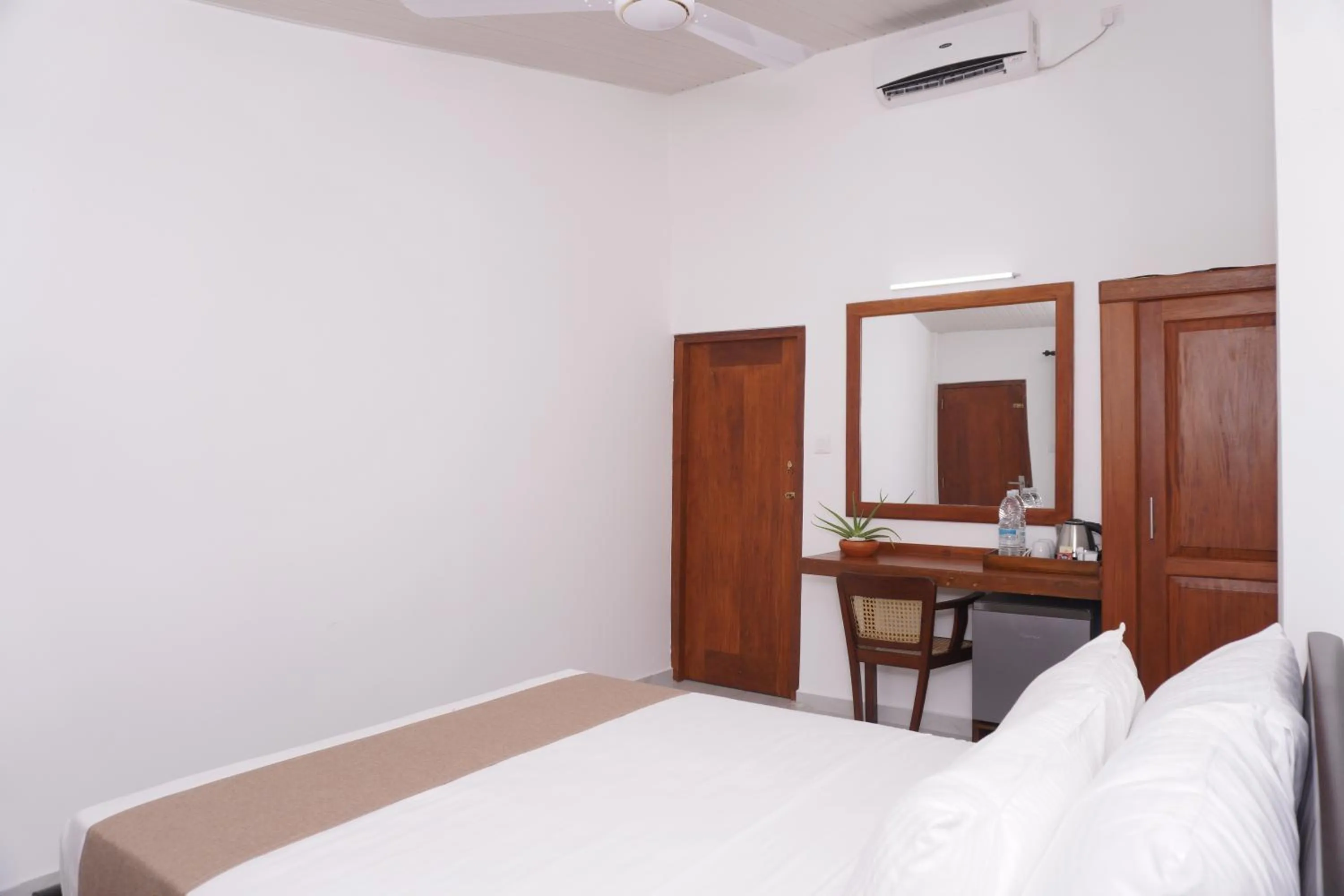 Bedroom, Bed in SURF UNA BEACH HOTEL