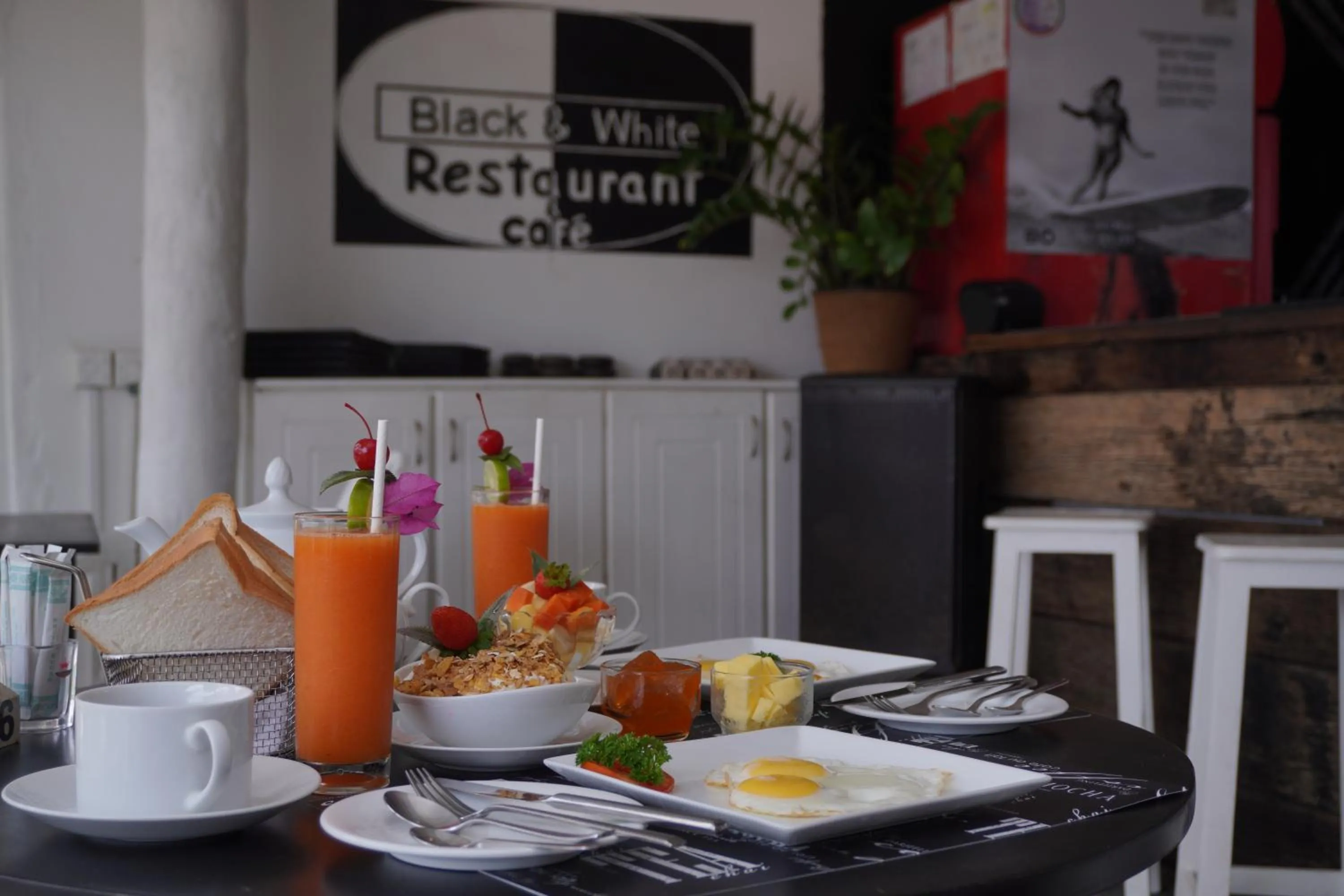 Breakfast in SURF UNA BEACH HOTEL