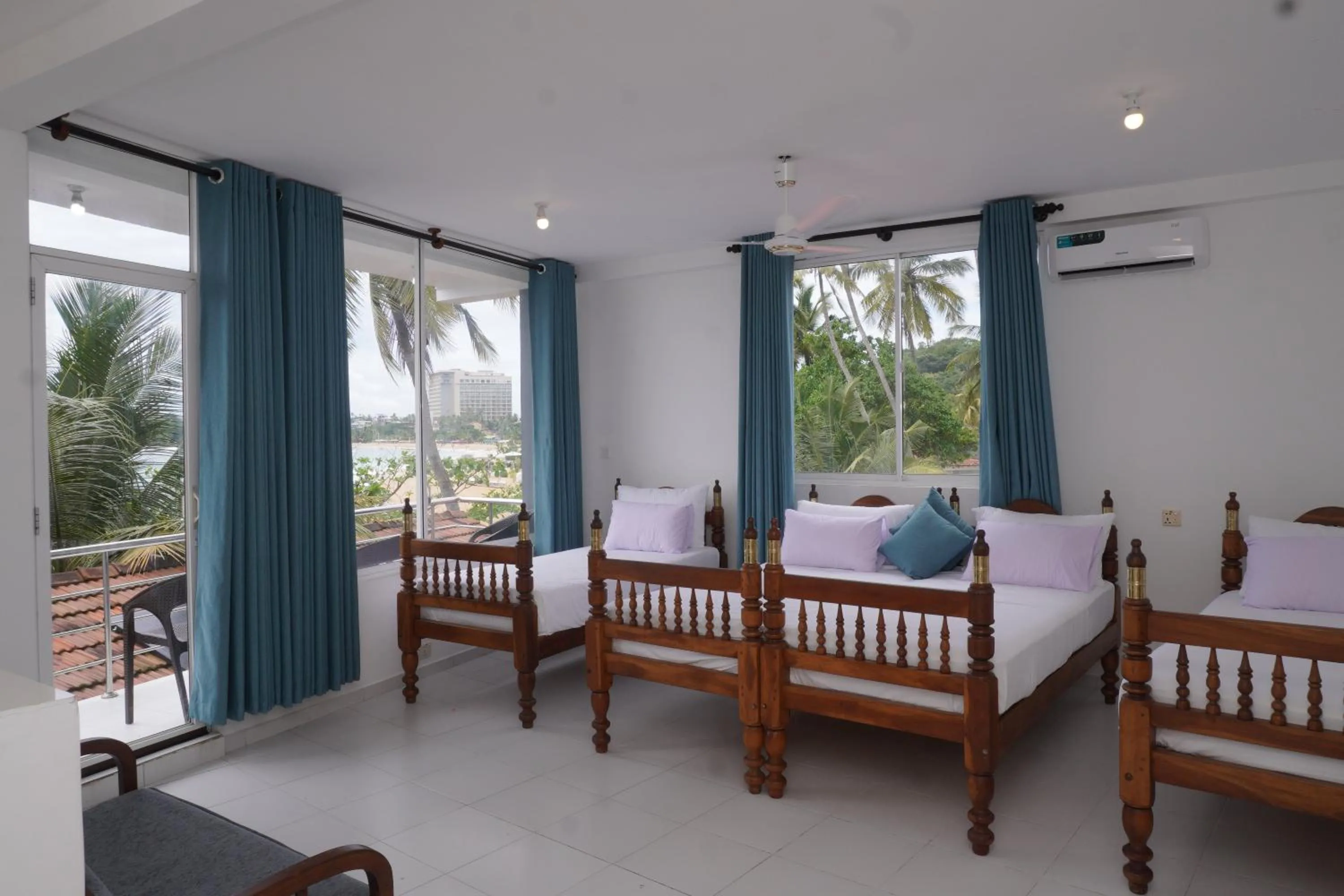 Bed in SURF UNA BEACH HOTEL