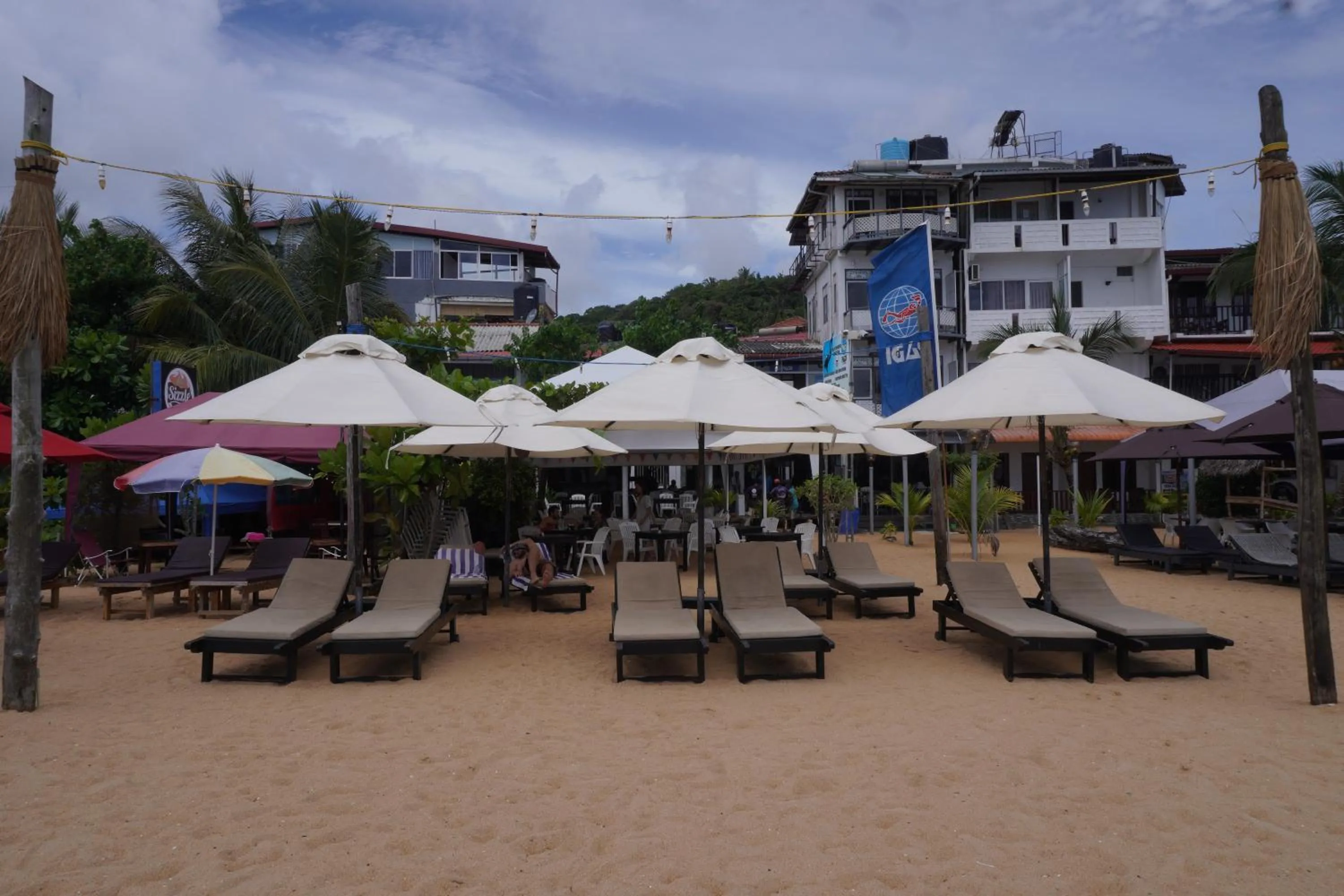 sunbed in SURF UNA BEACH HOTEL
