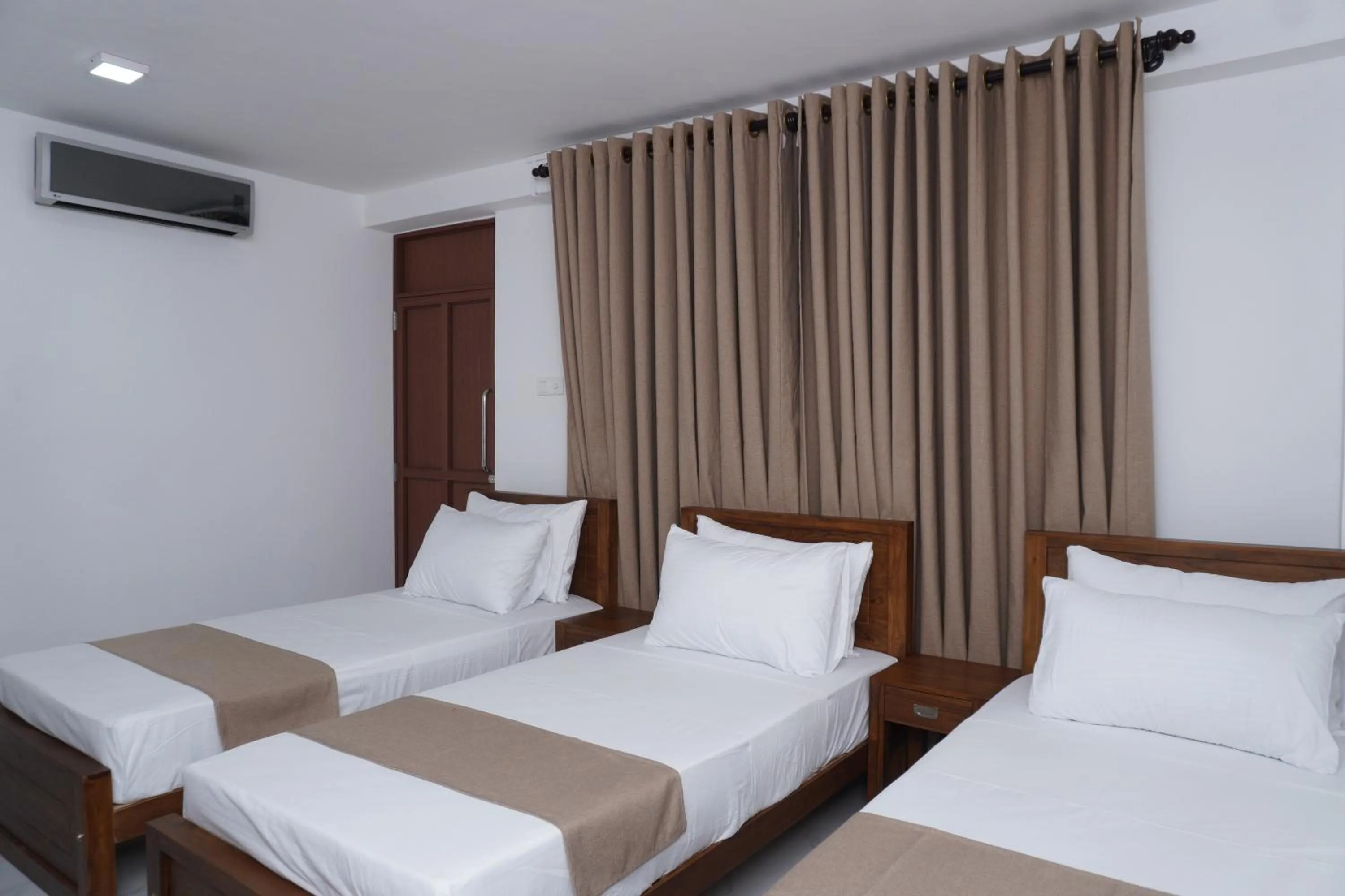 Bedroom, Bed in SURF UNA BEACH HOTEL