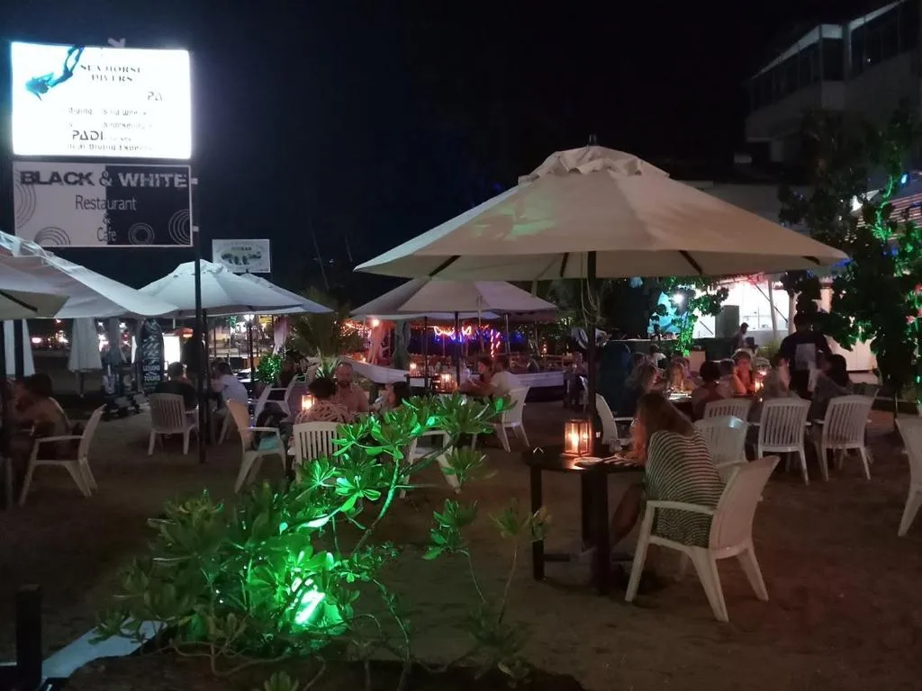 Restaurant/places to eat in SURF UNA BEACH HOTEL