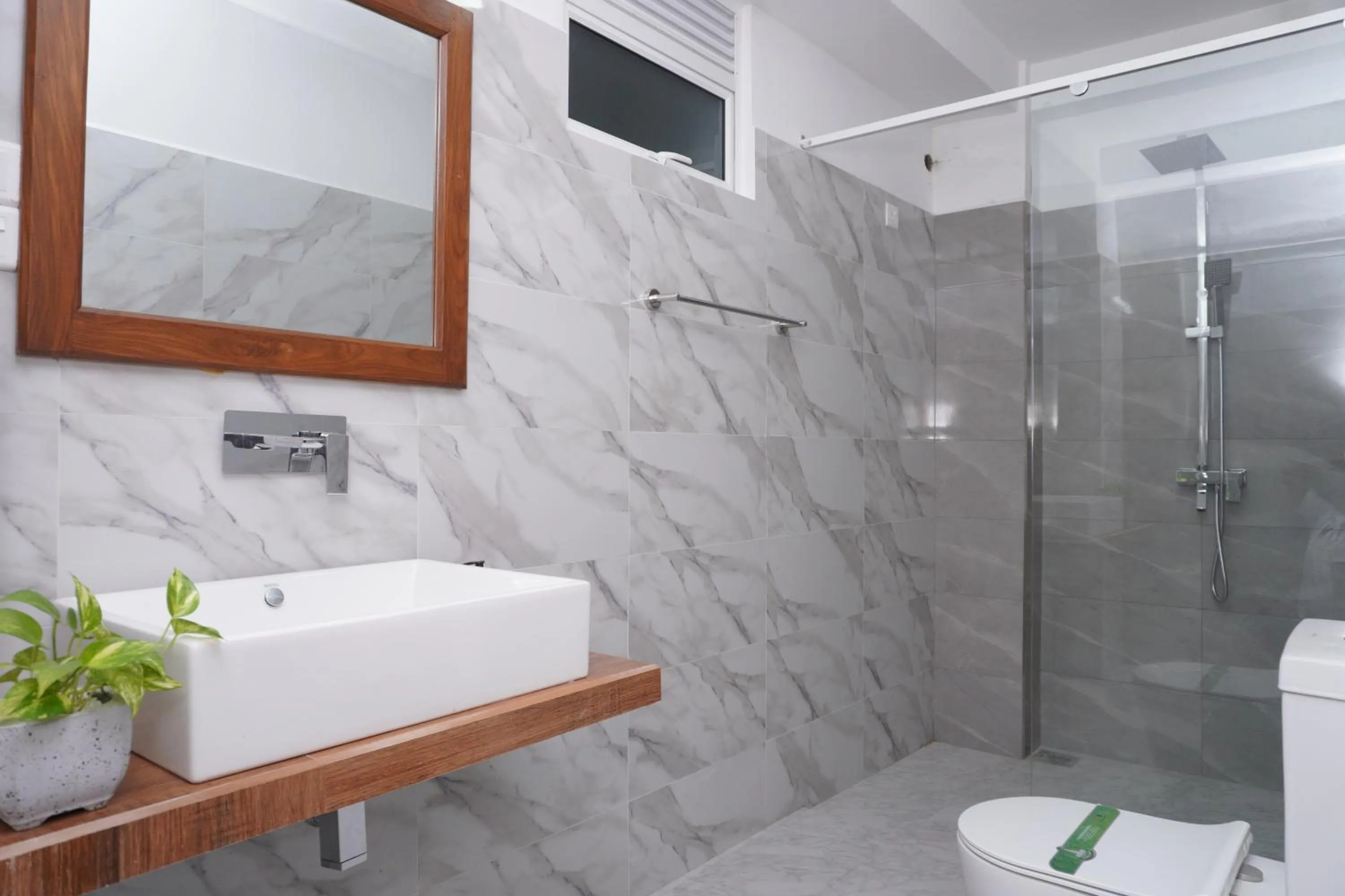 Toilet in SURF UNA BEACH HOTEL