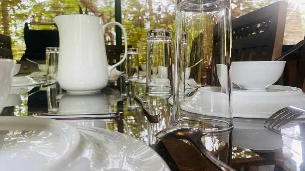 Restaurant/places to eat in TEARAMB HOLIDAY BUNGALOW