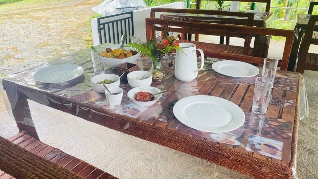 Restaurant/places to eat in TEARAMB HOLIDAY BUNGALOW