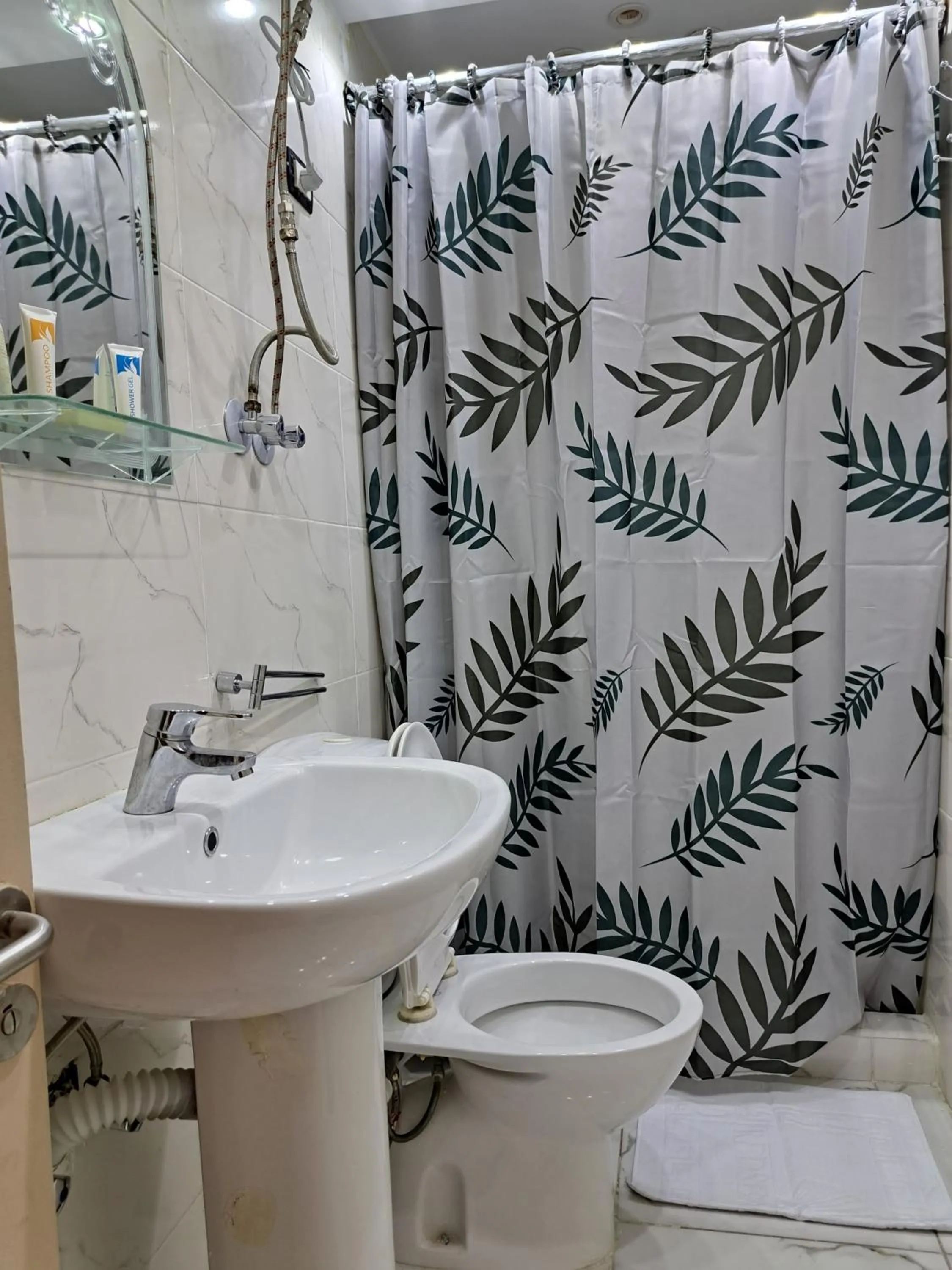 Toilet in Philo Hotel