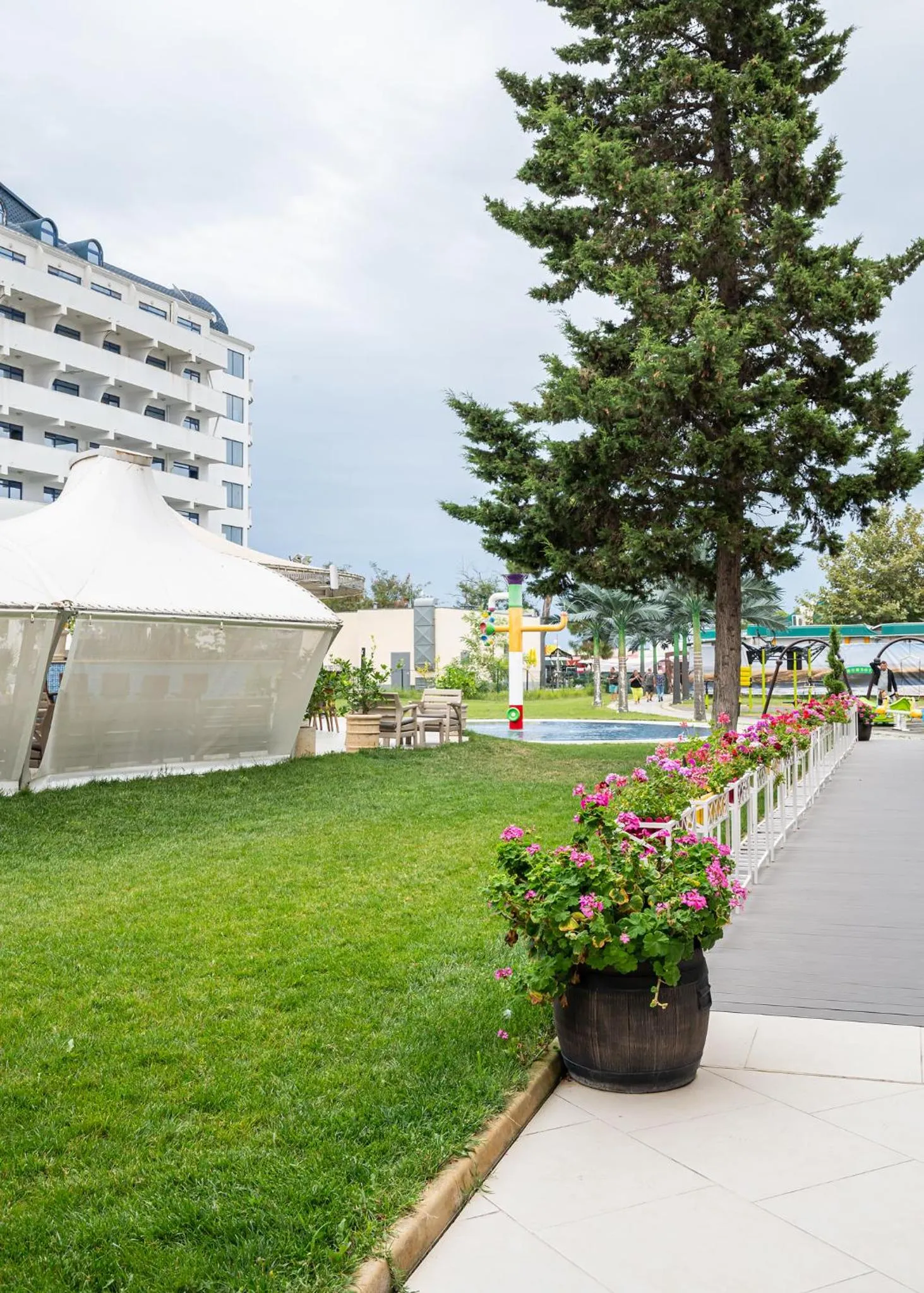 Garden view in Flamingo Beach Hotel