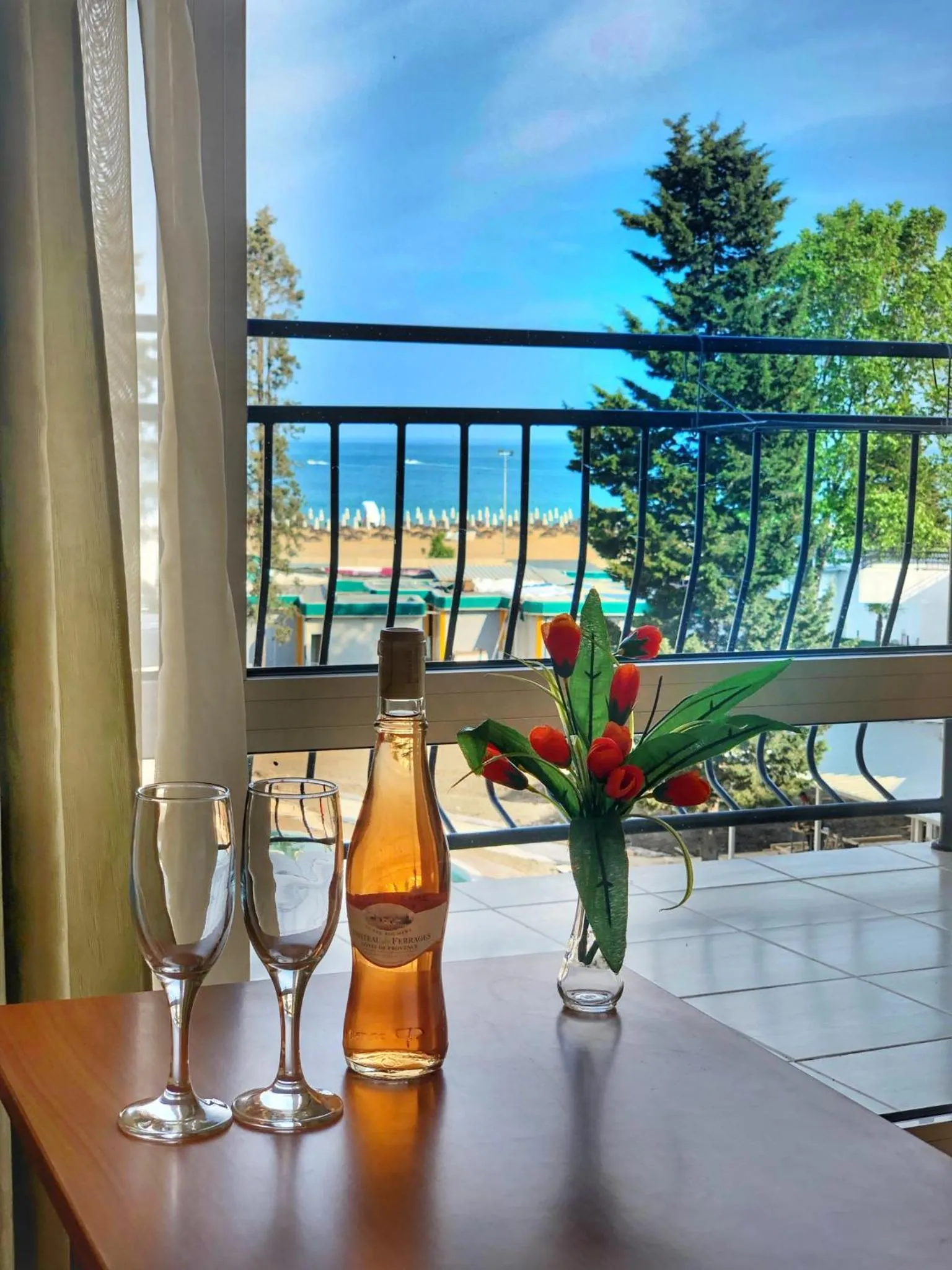 Drinks in Flamingo Beach Hotel