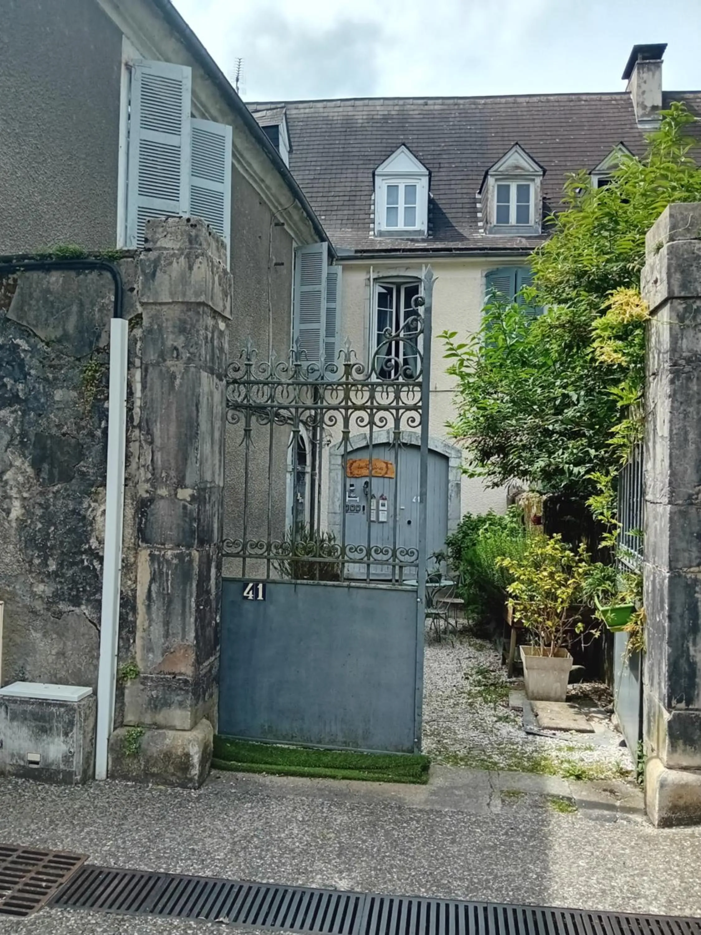 Les Glycines Oloron