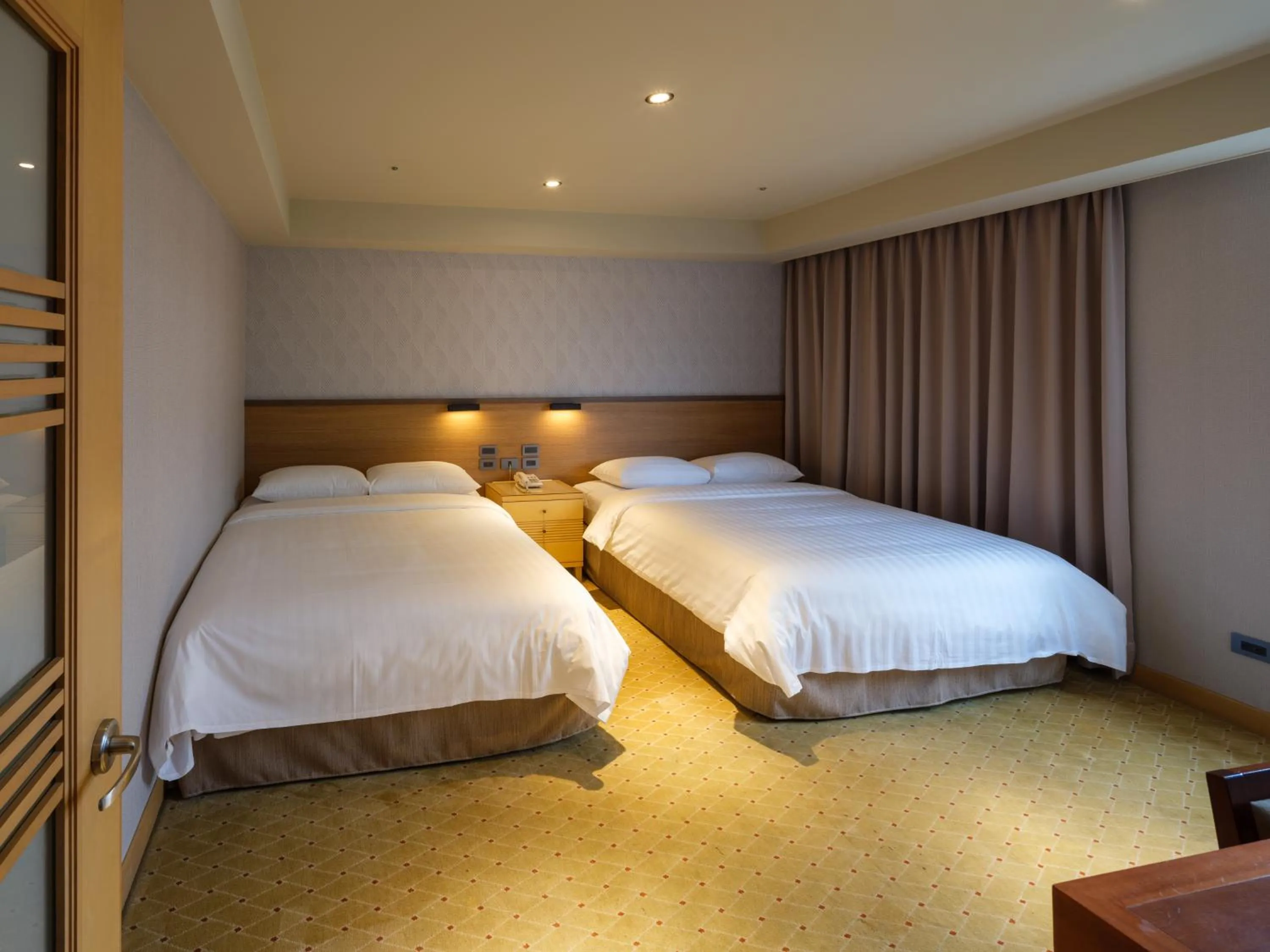 Photo of the whole room, Bed in Rich & Free Hotel - Fuzhong 富逸旅趣-板橋府中館