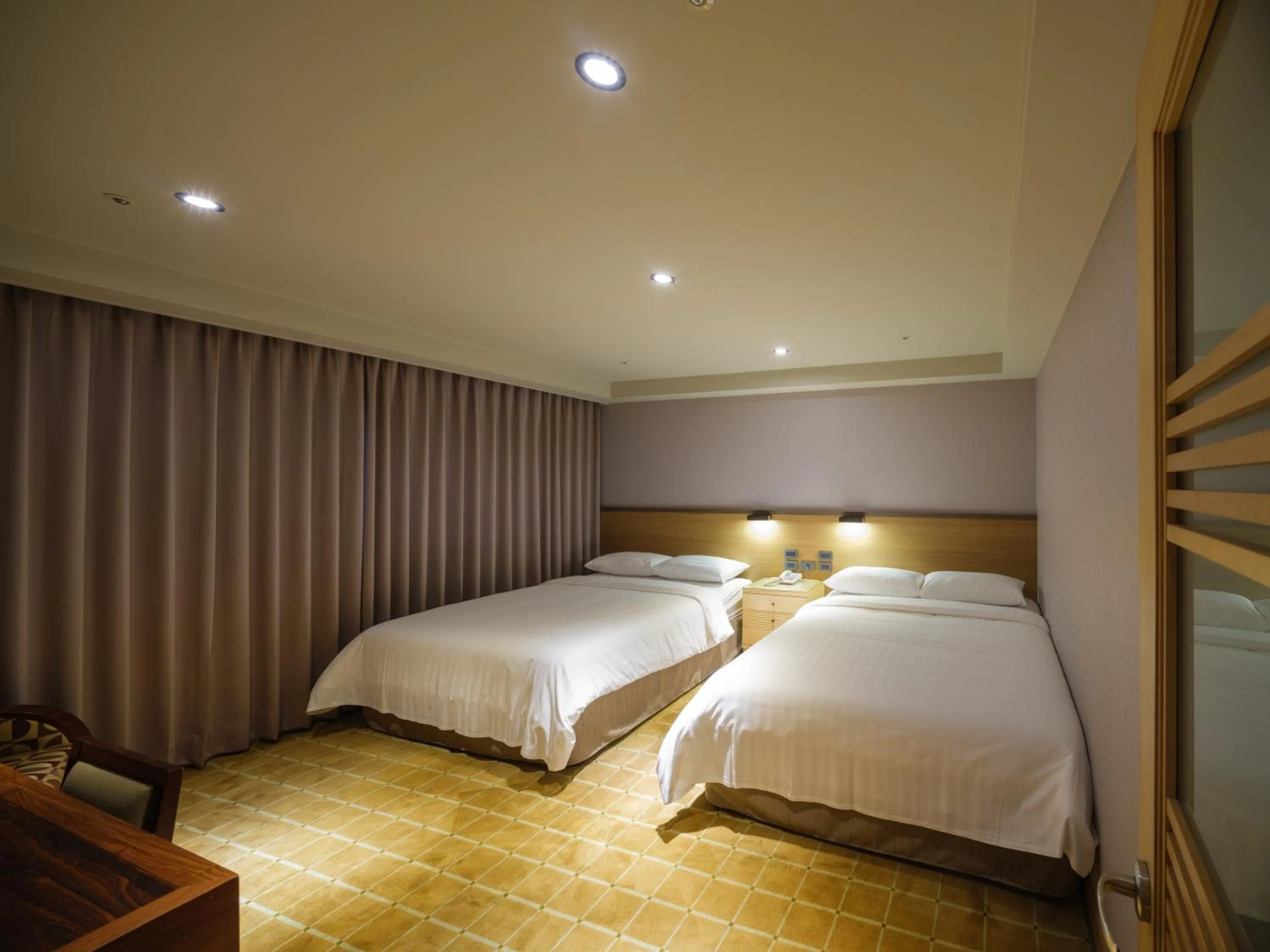 Photo of the whole room, Bed in Rich & Free Hotel - Fuzhong 富逸旅趣-板橋府中館