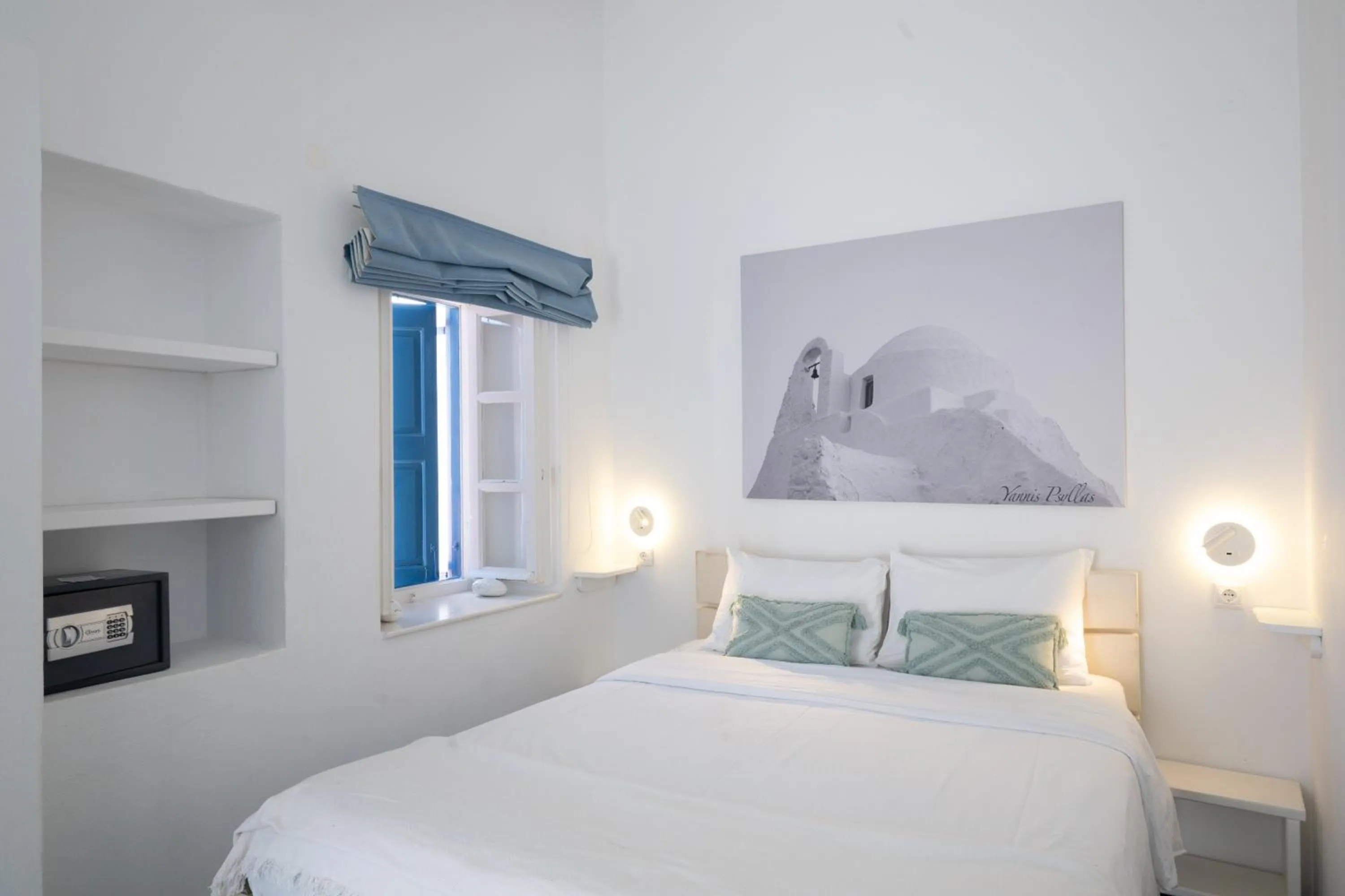 View (from property/room), Bed in Eleanna's Mykonos