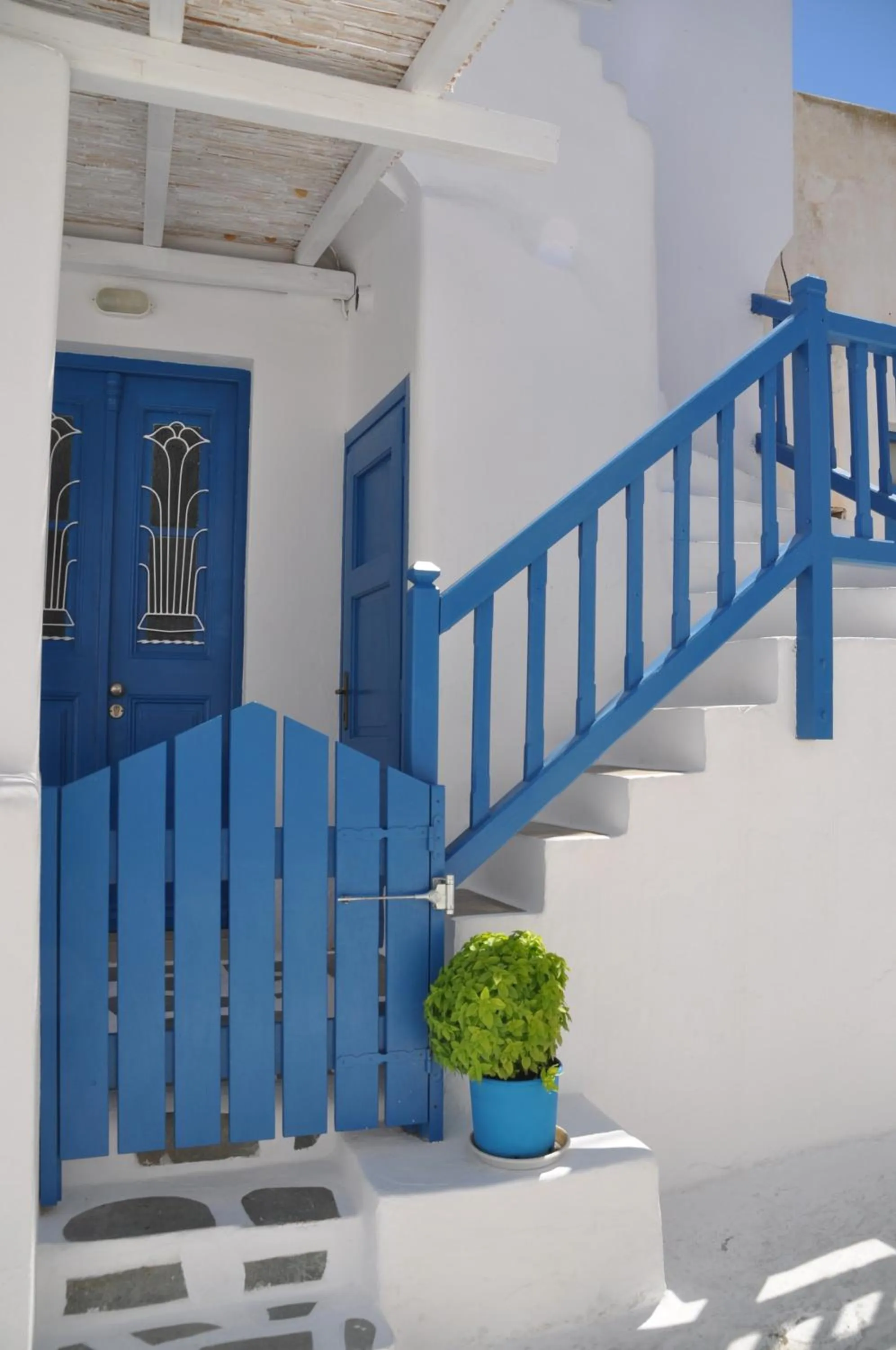 Street view in Eleanna's Mykonos