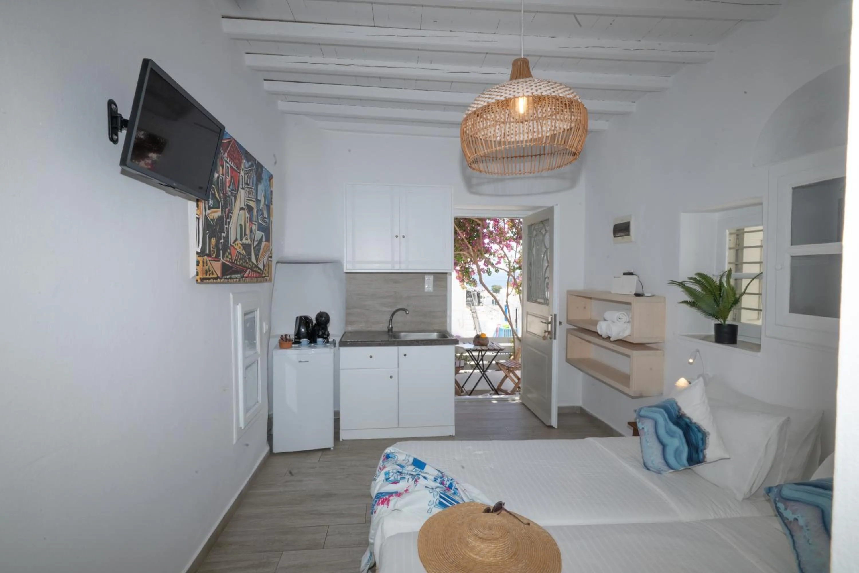 Coffee/tea facilities in Eleanna's Mykonos