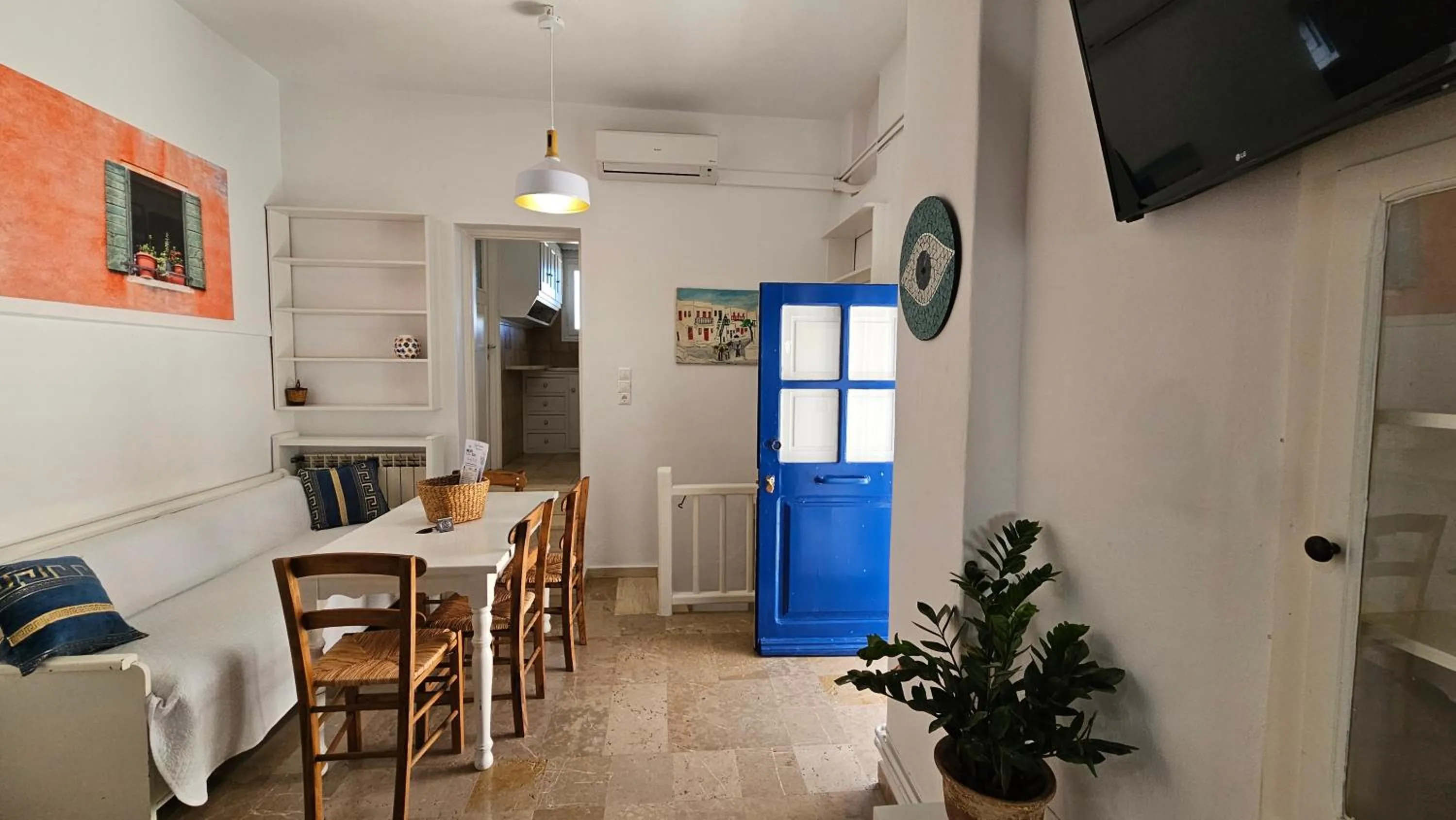 TV and multimedia in Eleanna's Mykonos