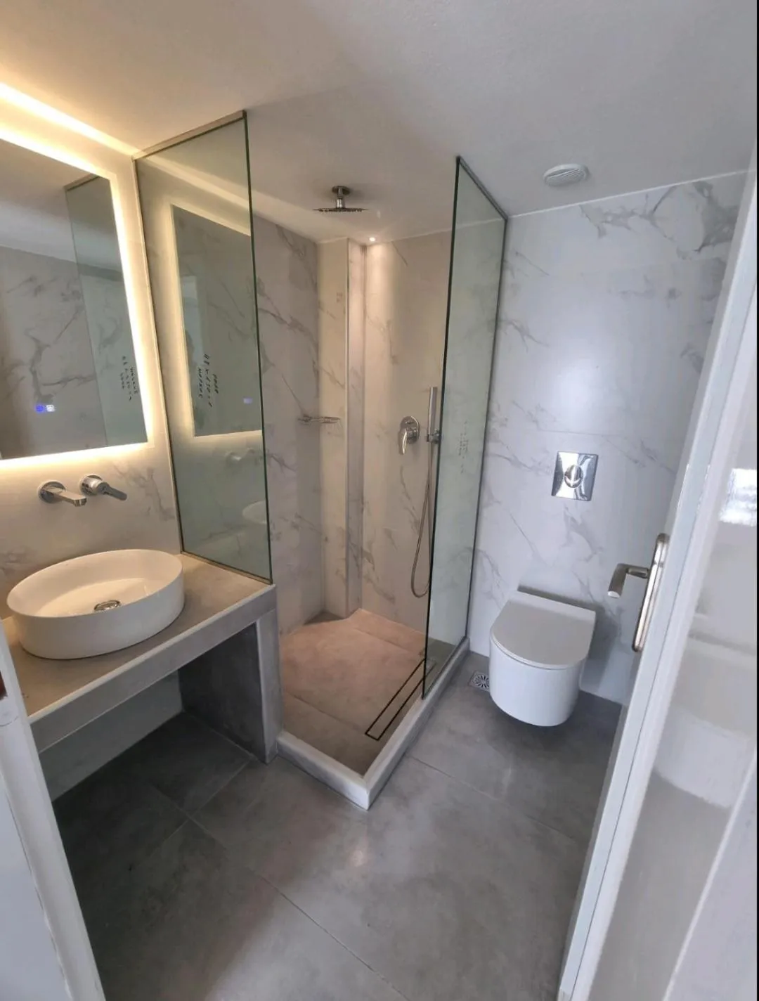 Shower in Eleanna's Mykonos