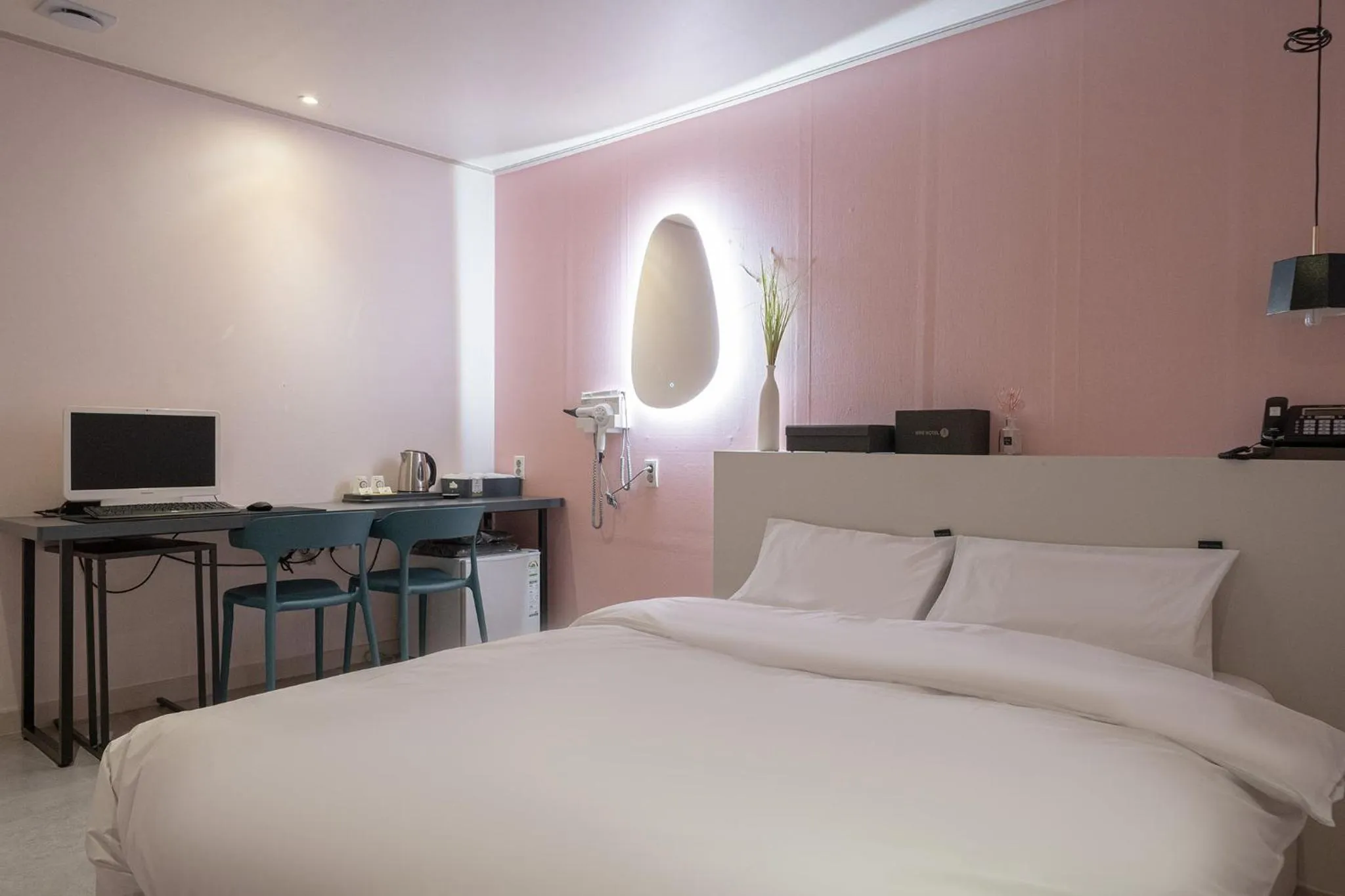 Bed in Uiwang Nine Hotel