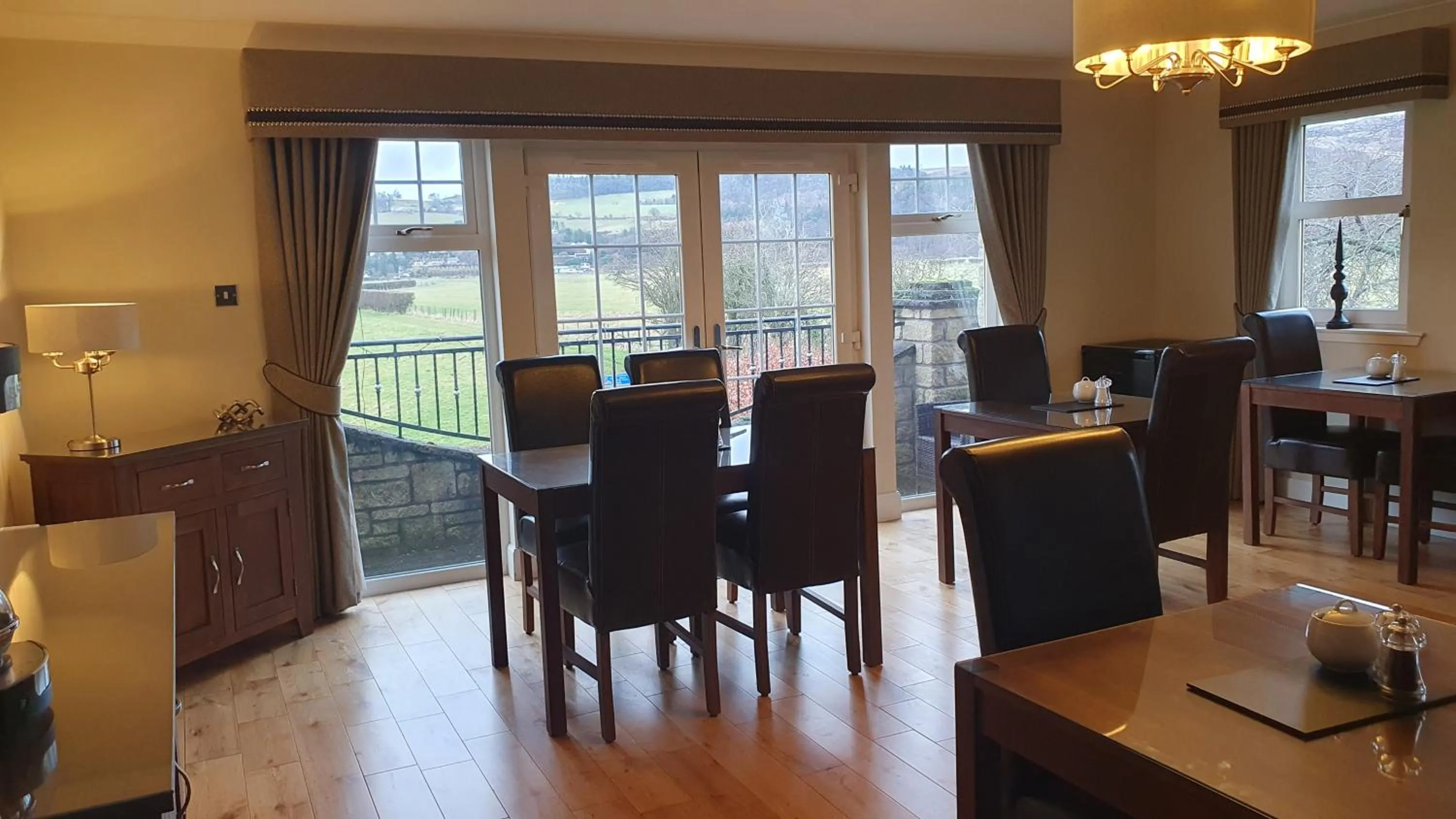 Breakfast in Springfield Lodge Bed and Breakfast