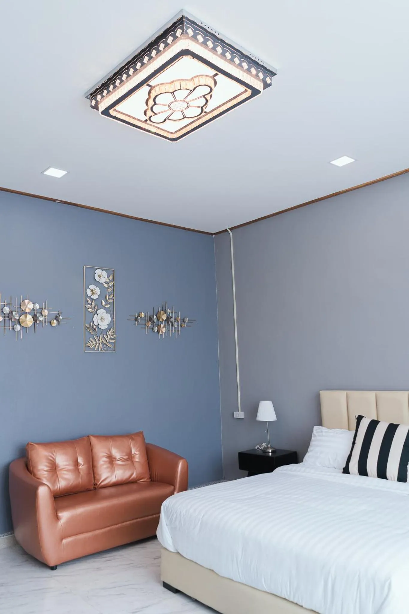 Bedroom, Bed in Tulip Hotel