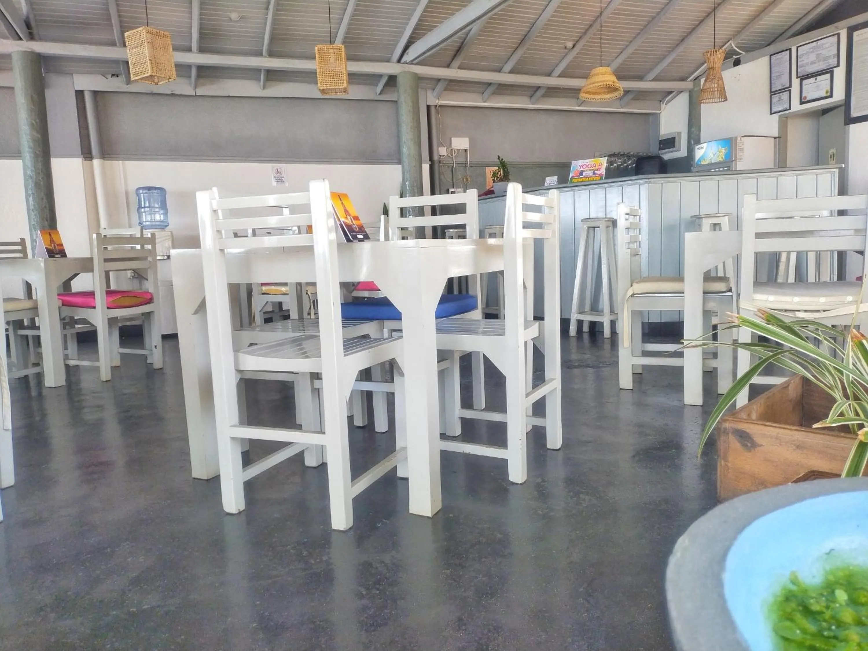 Restaurant/places to eat in DALAWELLA BEACH RESORT