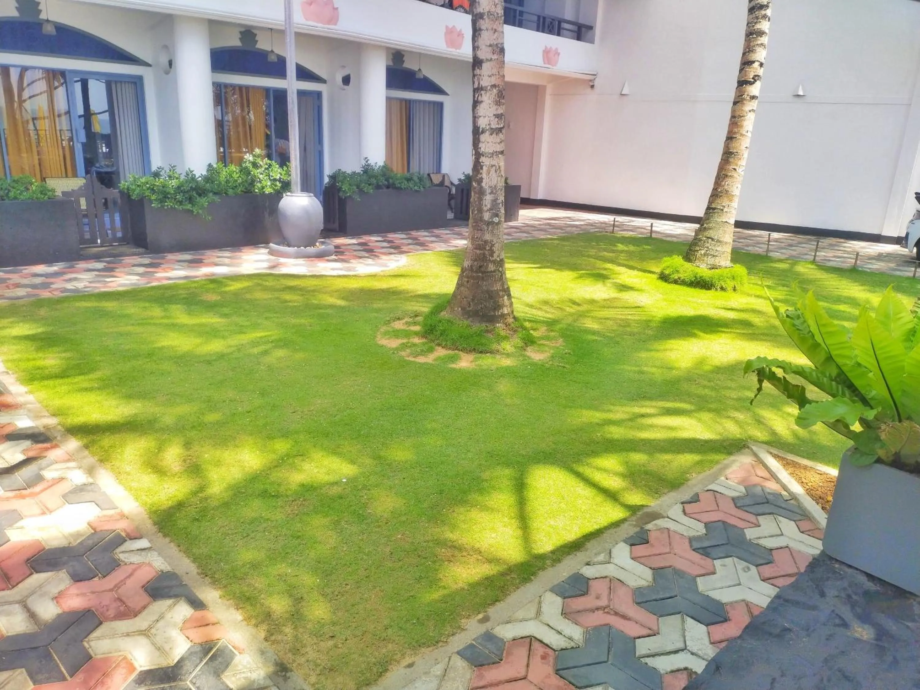 Garden in DALAWELLA BEACH RESORT