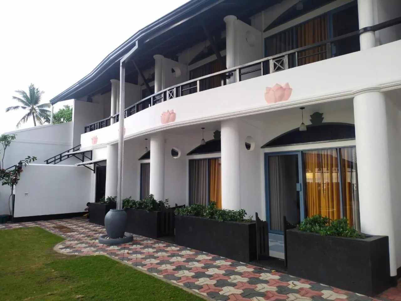 Property building in DALAWELLA BEACH RESORT