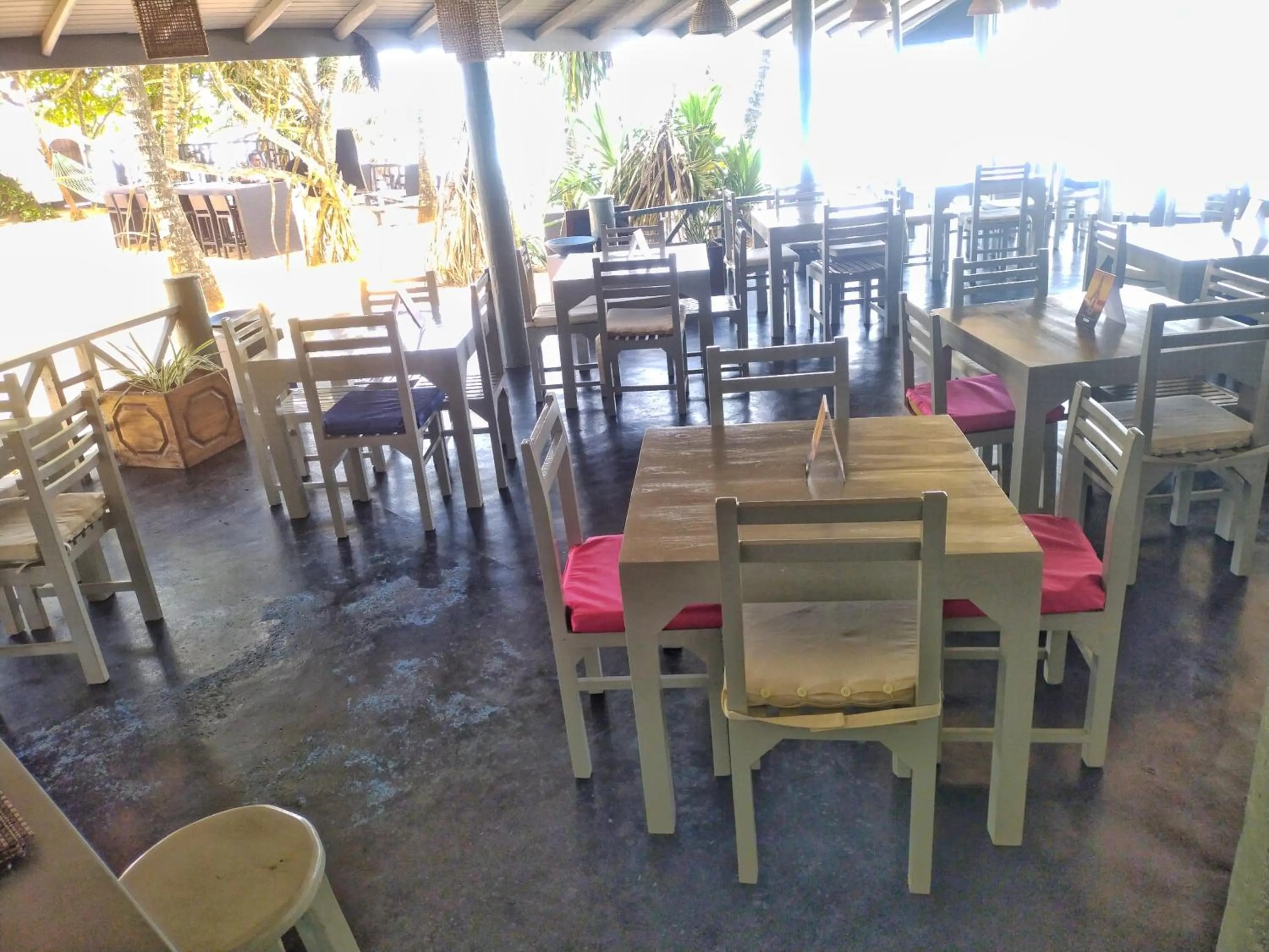 Restaurant/places to eat in DALAWELLA BEACH RESORT