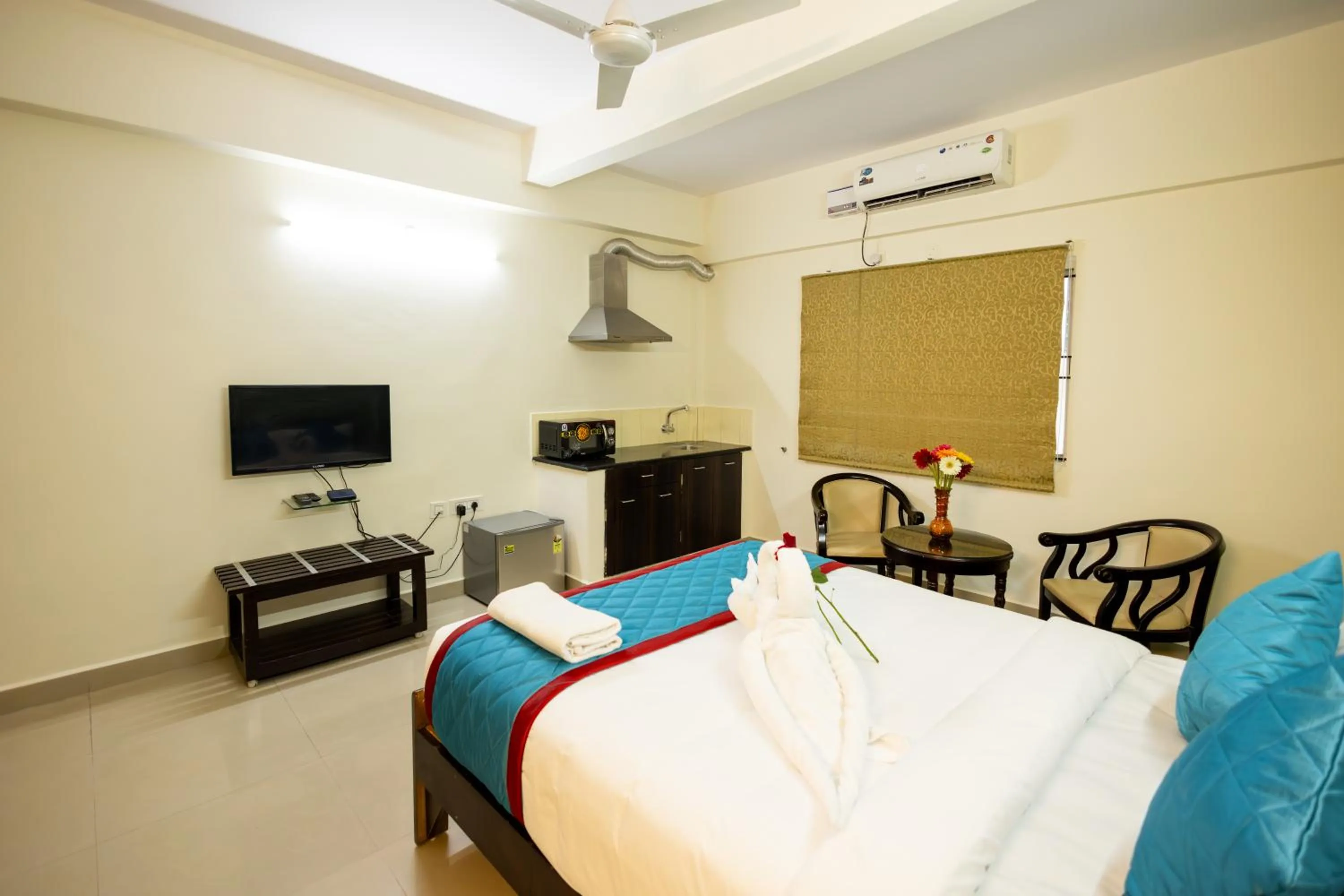 Bed in Suraksha Stay Brookfield Hotel