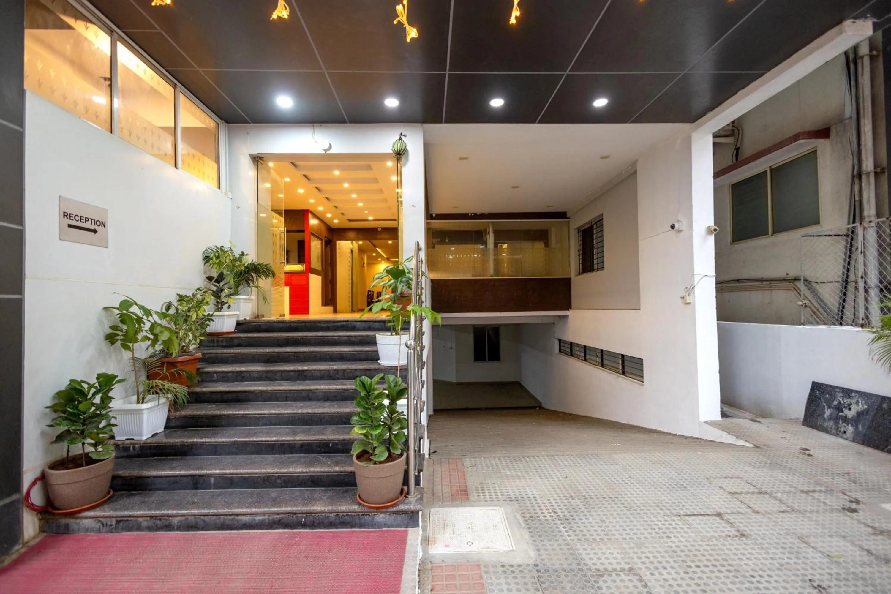 Facade/entrance in Suraksha Stay Brookfield Hotel