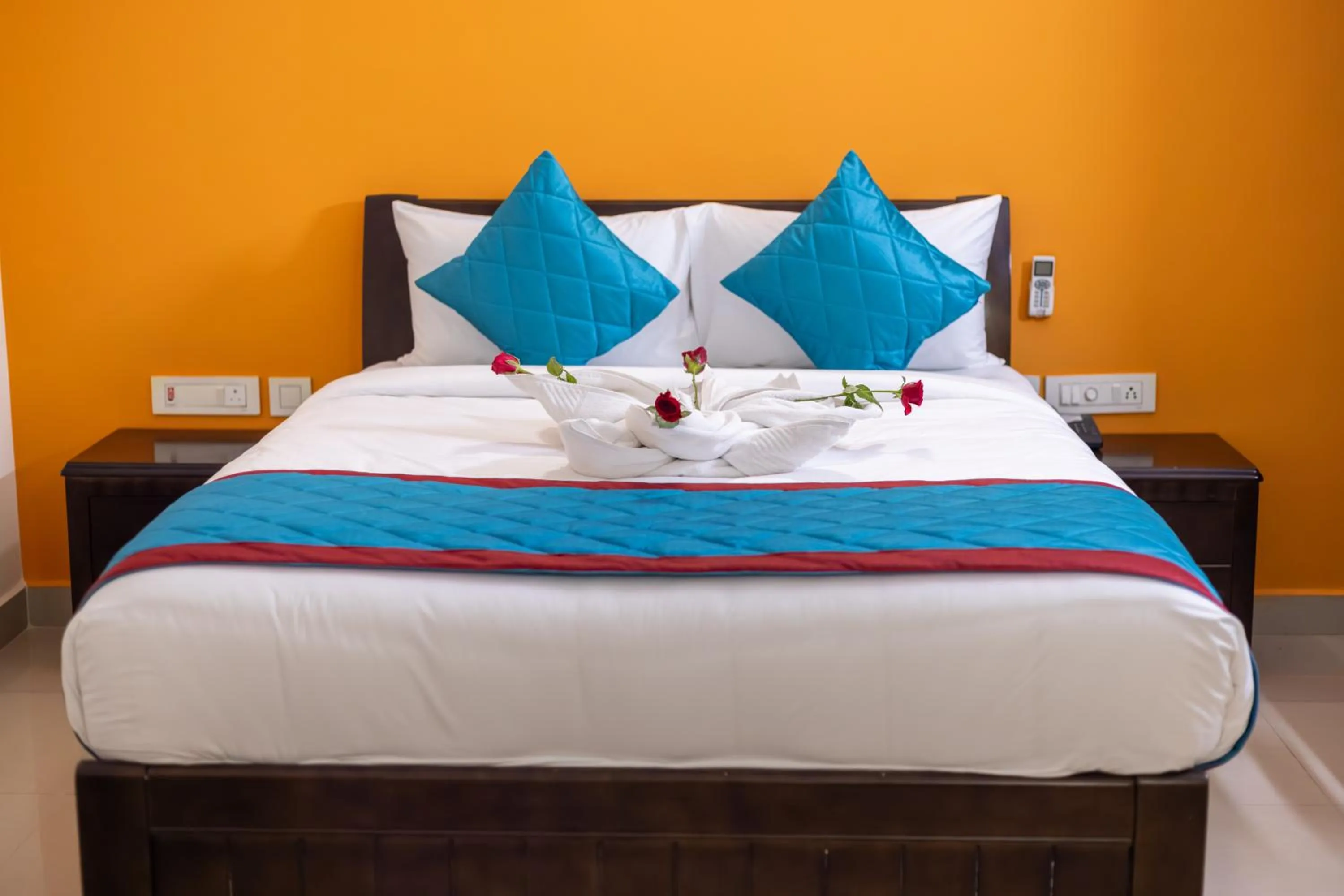 Bed in Suraksha Stay Brookfield Hotel