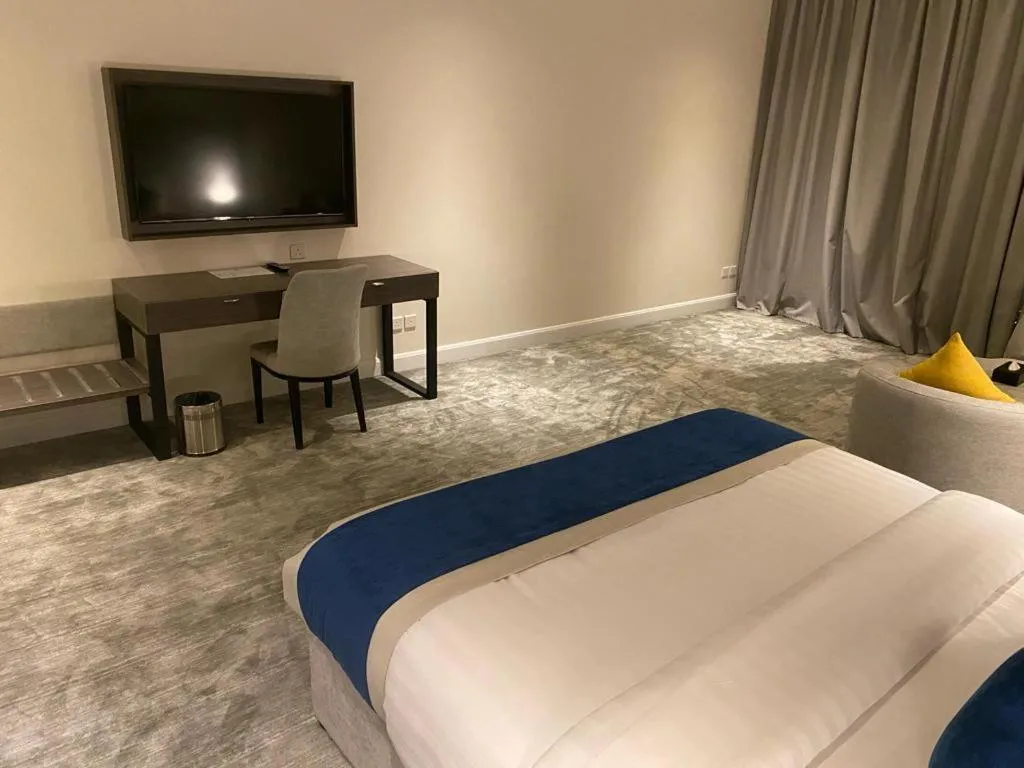 Photo of the whole room, Bed in Savoye Hotel