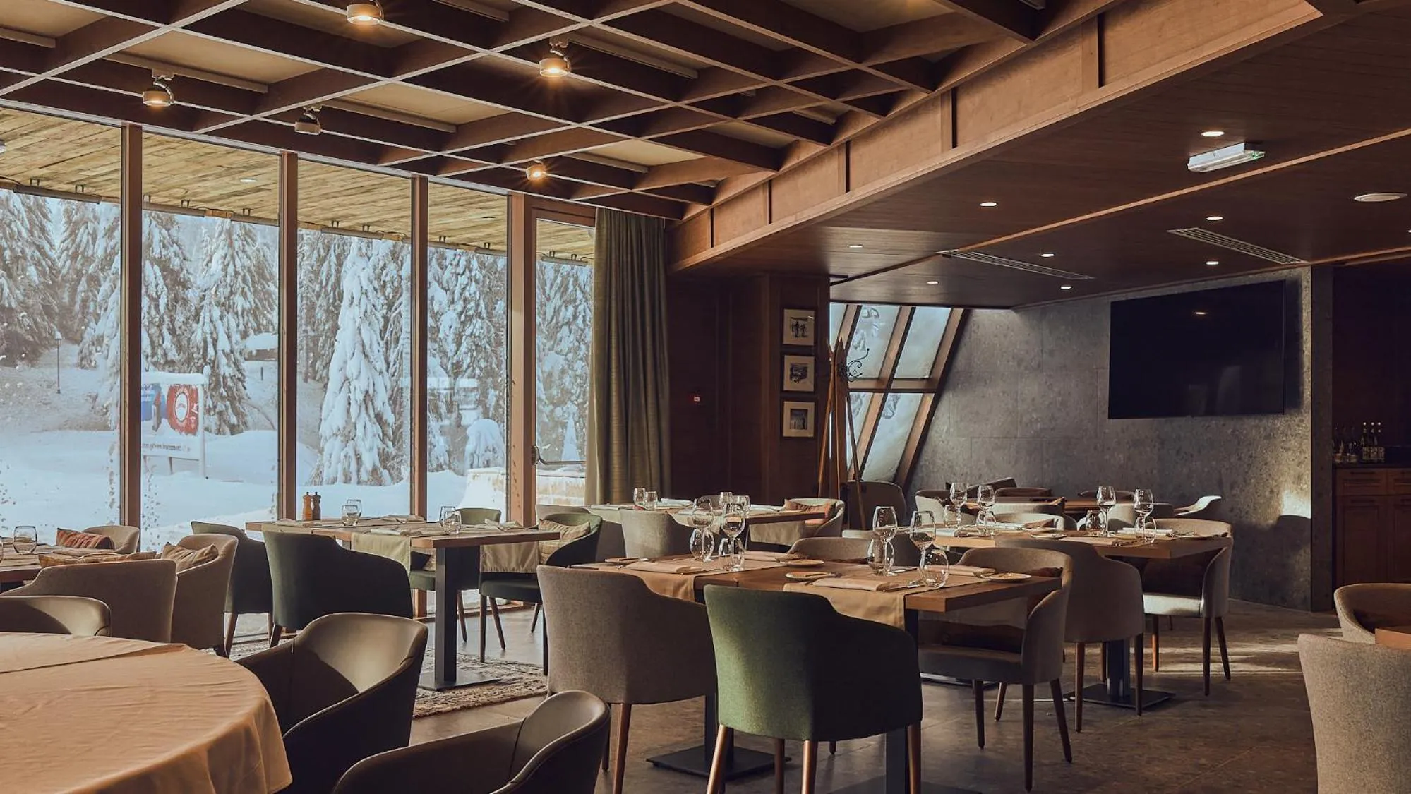 Restaurant/places to eat in Grey Hotel Kopaonik