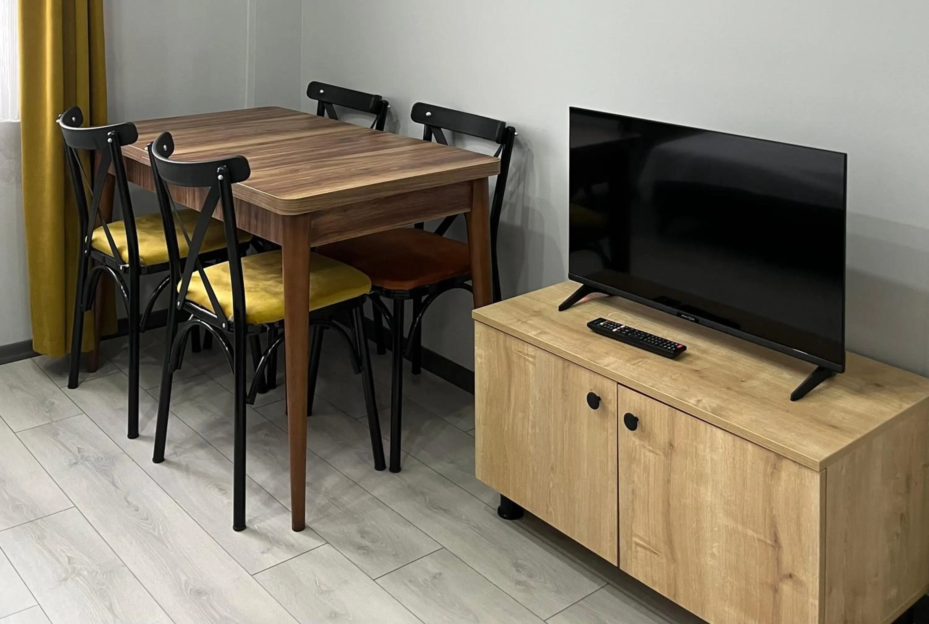 TV and multimedia in Ozn Suit Airport Hotel