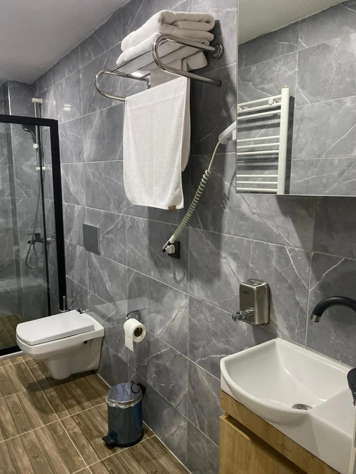 Shower in Ozn Suit Airport Hotel