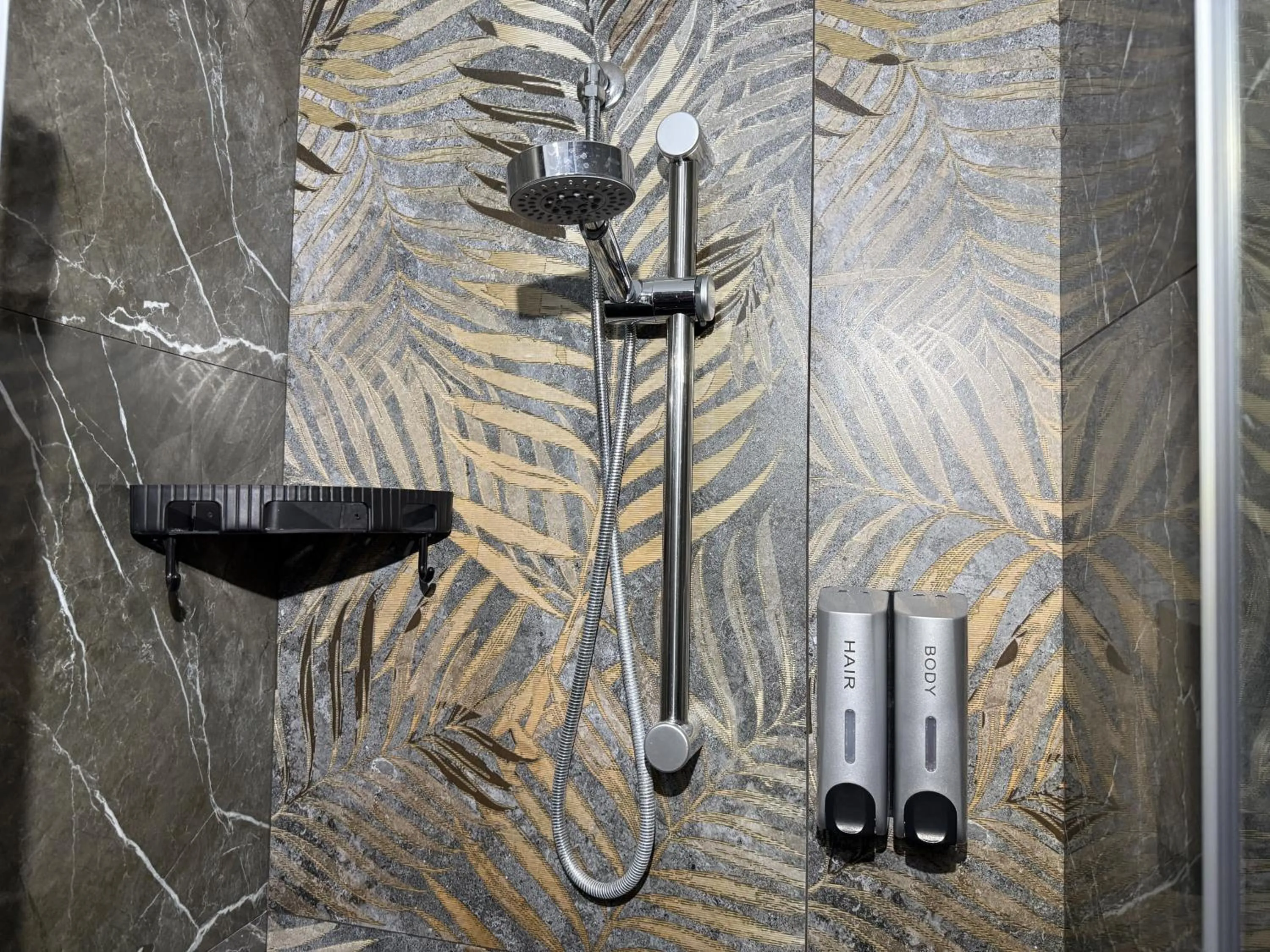 Shower in Ylisea Luxury B&B