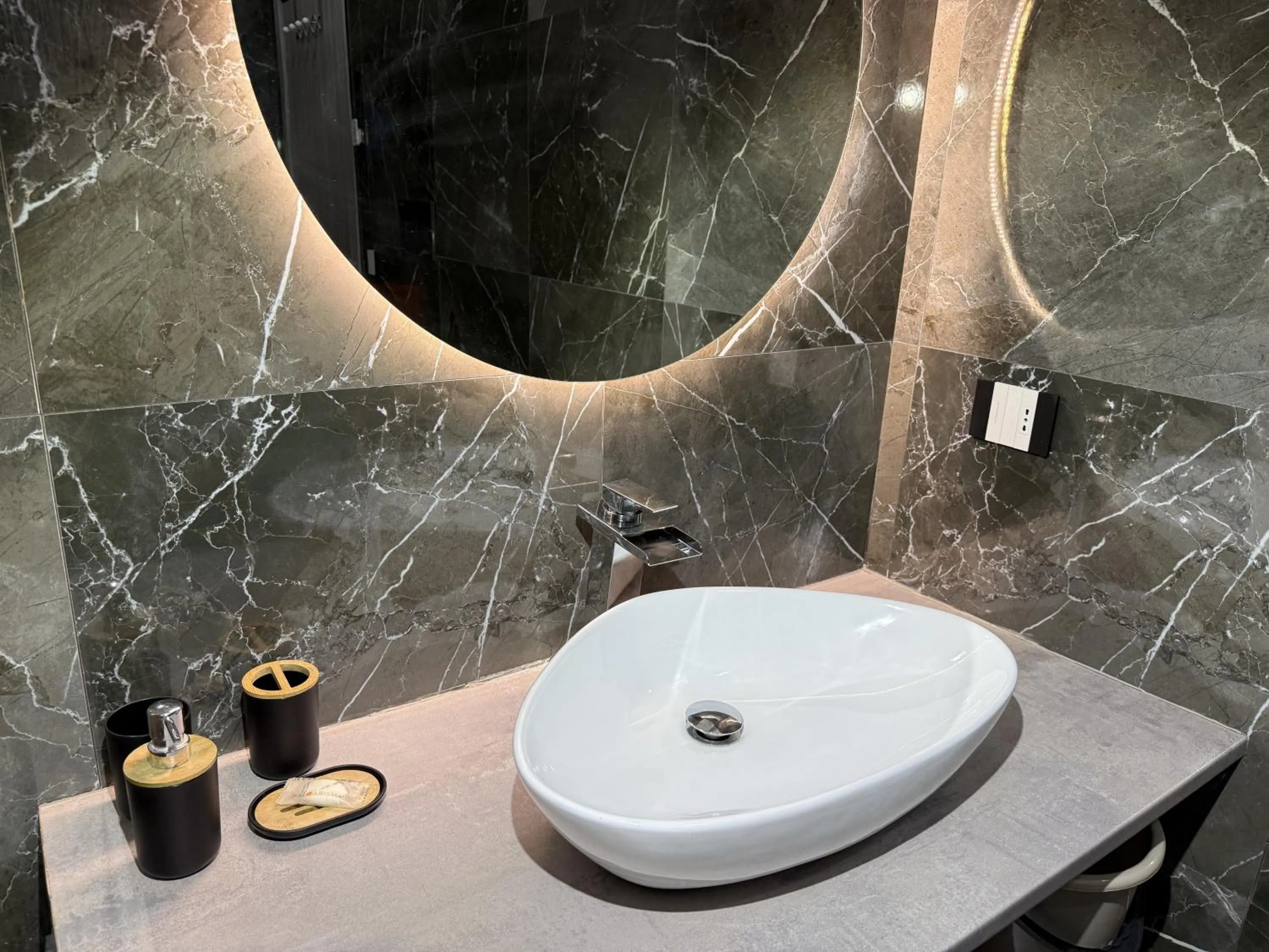 Bathroom in Ylisea Luxury B&B