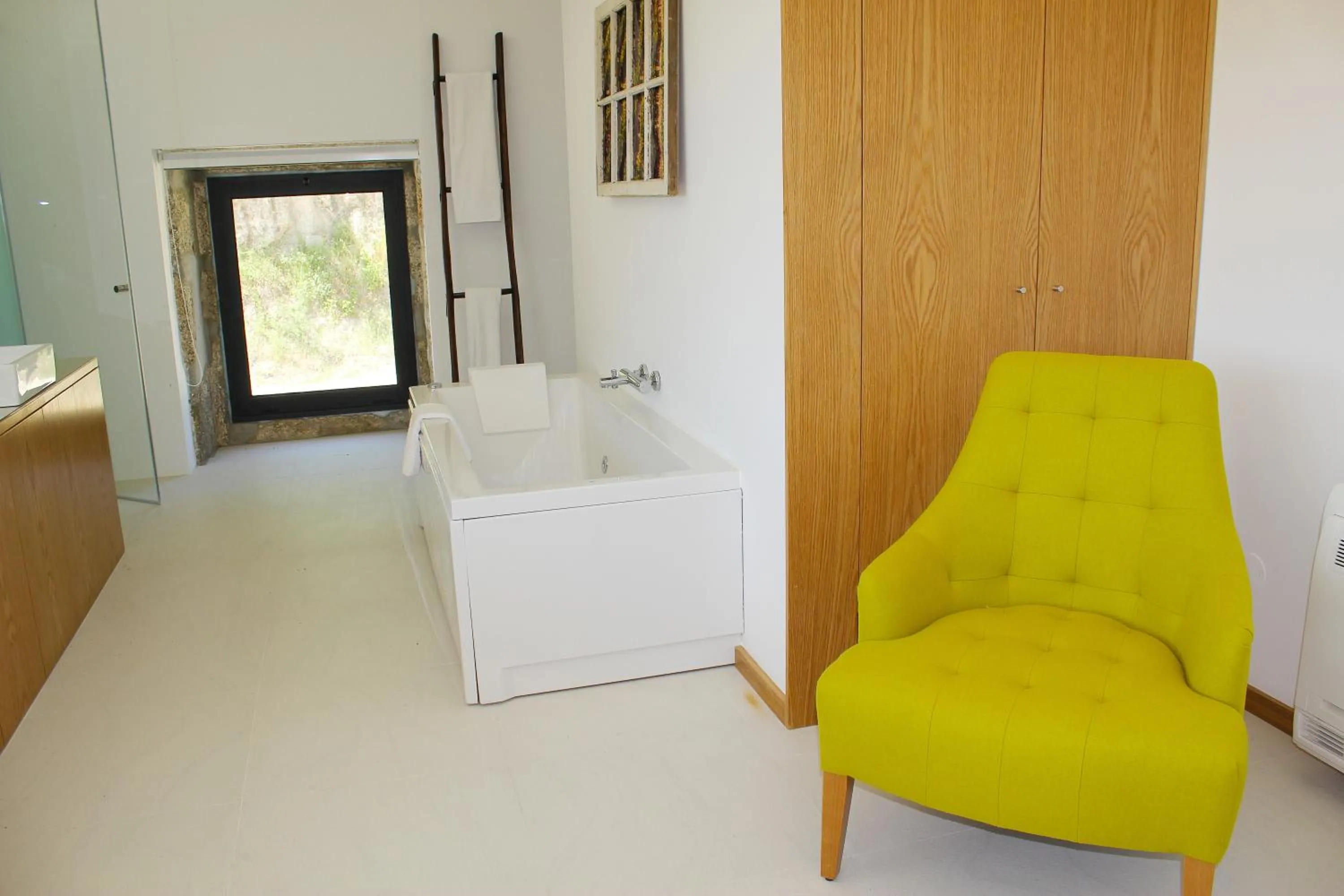 Bathroom in Lousada Country Hotel